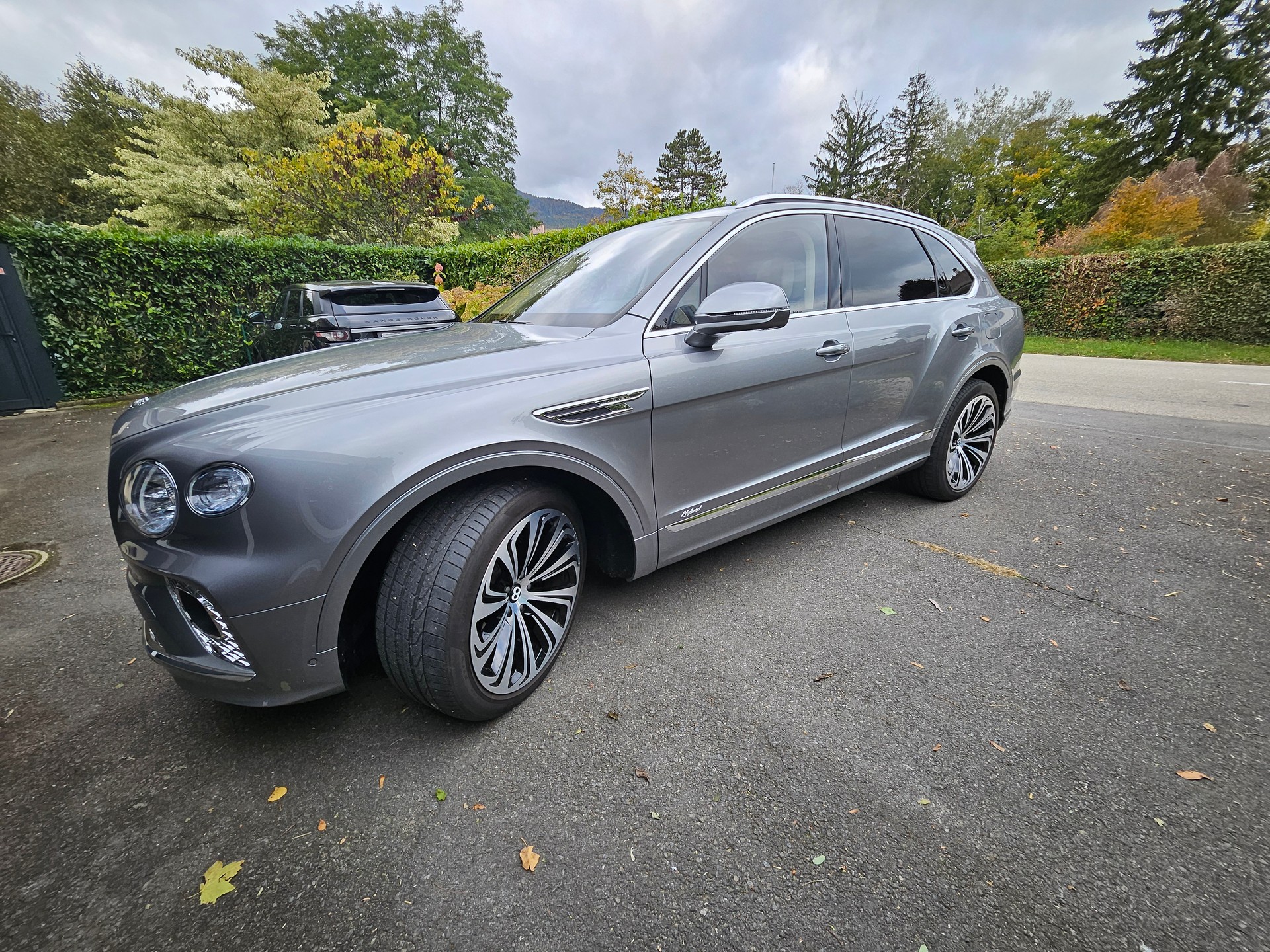 BENTLEY Bentayga V6 Hybrid First Edition-image-11