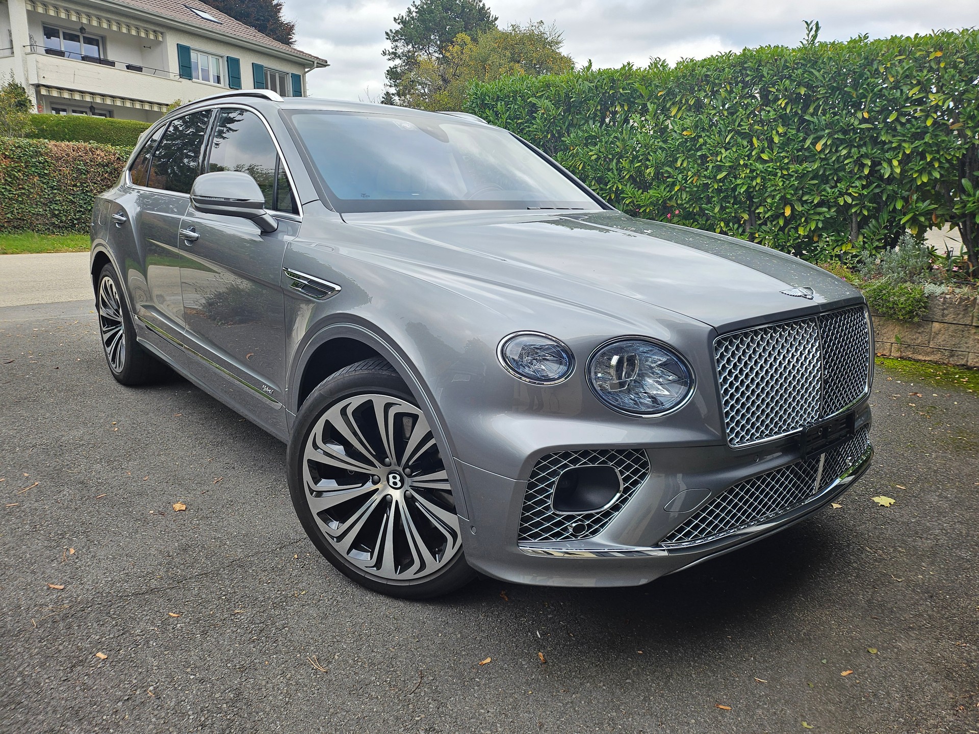 BENTLEY Bentayga V6 Hybrid First Edition-image-10