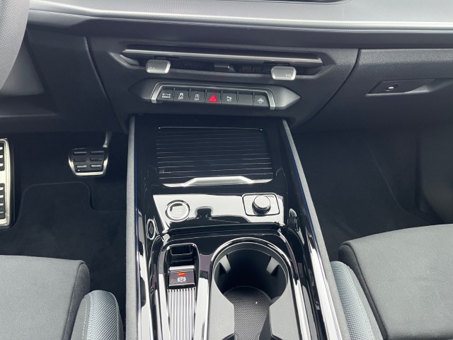 AUDI Q3 SUV TFSI quattro 195 kW S tronic-image-14
