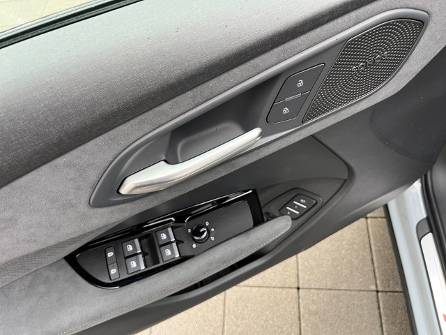 AUDI Q3 SUV TFSI quattro 195 kW S tronic-image-10
