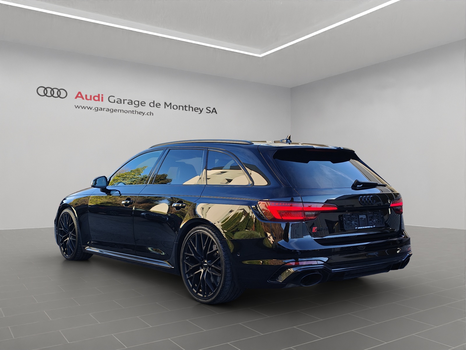 AUDI RS4 Avant 2.9 TFSI quattro tiptronic-image-3