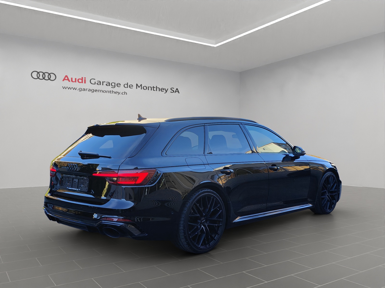 AUDI RS4 Avant 2.9 TFSI quattro tiptronic-image-2