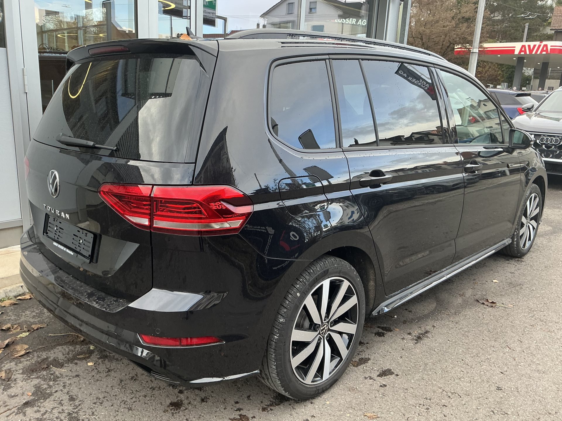VW Touran 1.5 TSI DSG HIGHLINE R-LINE *** PANORAMAGLASDACH ***-image-3