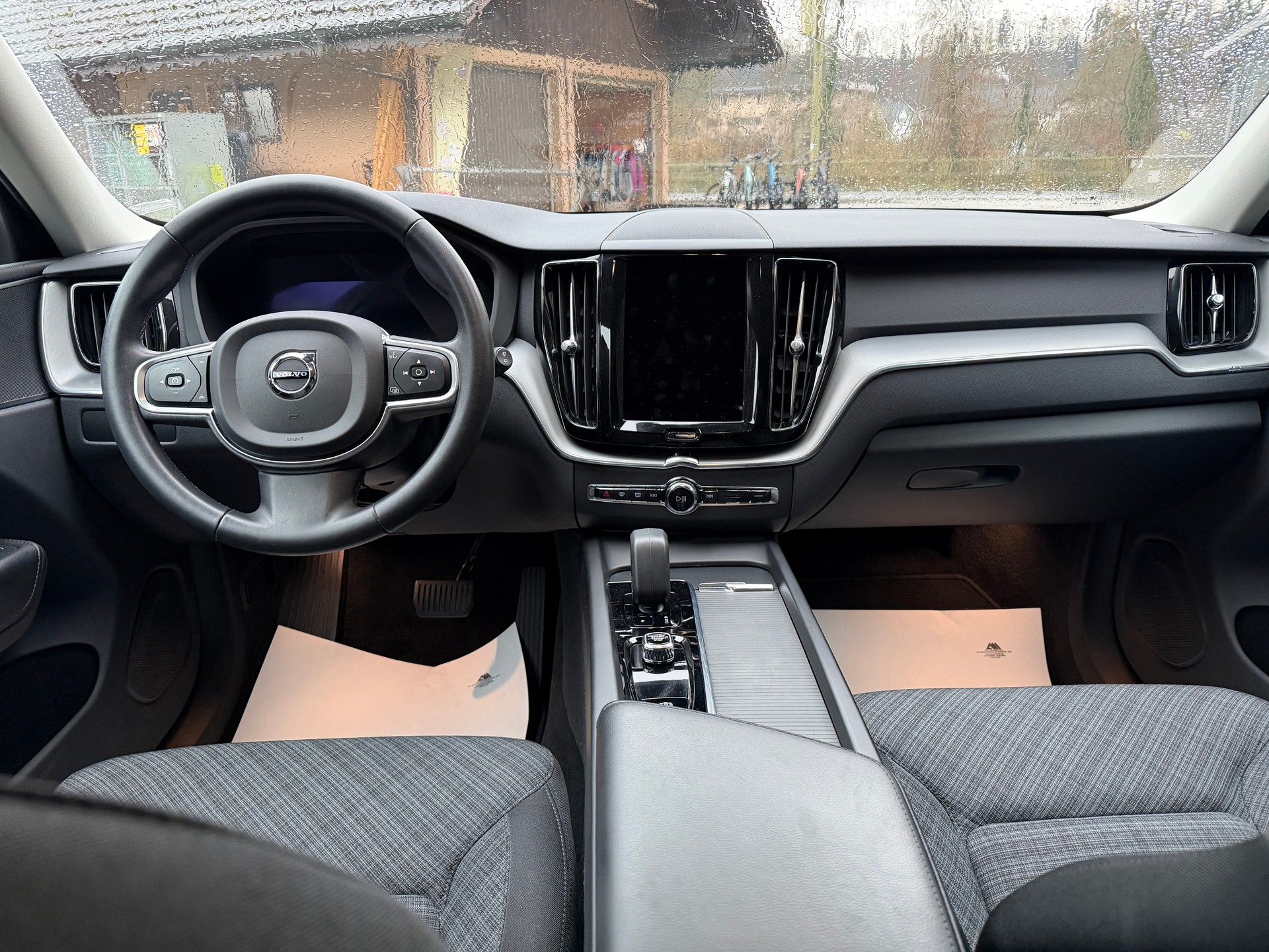 VOLVO XC60 B4 Diesel Mild Hybrid AWD Core Geartronic-image-6