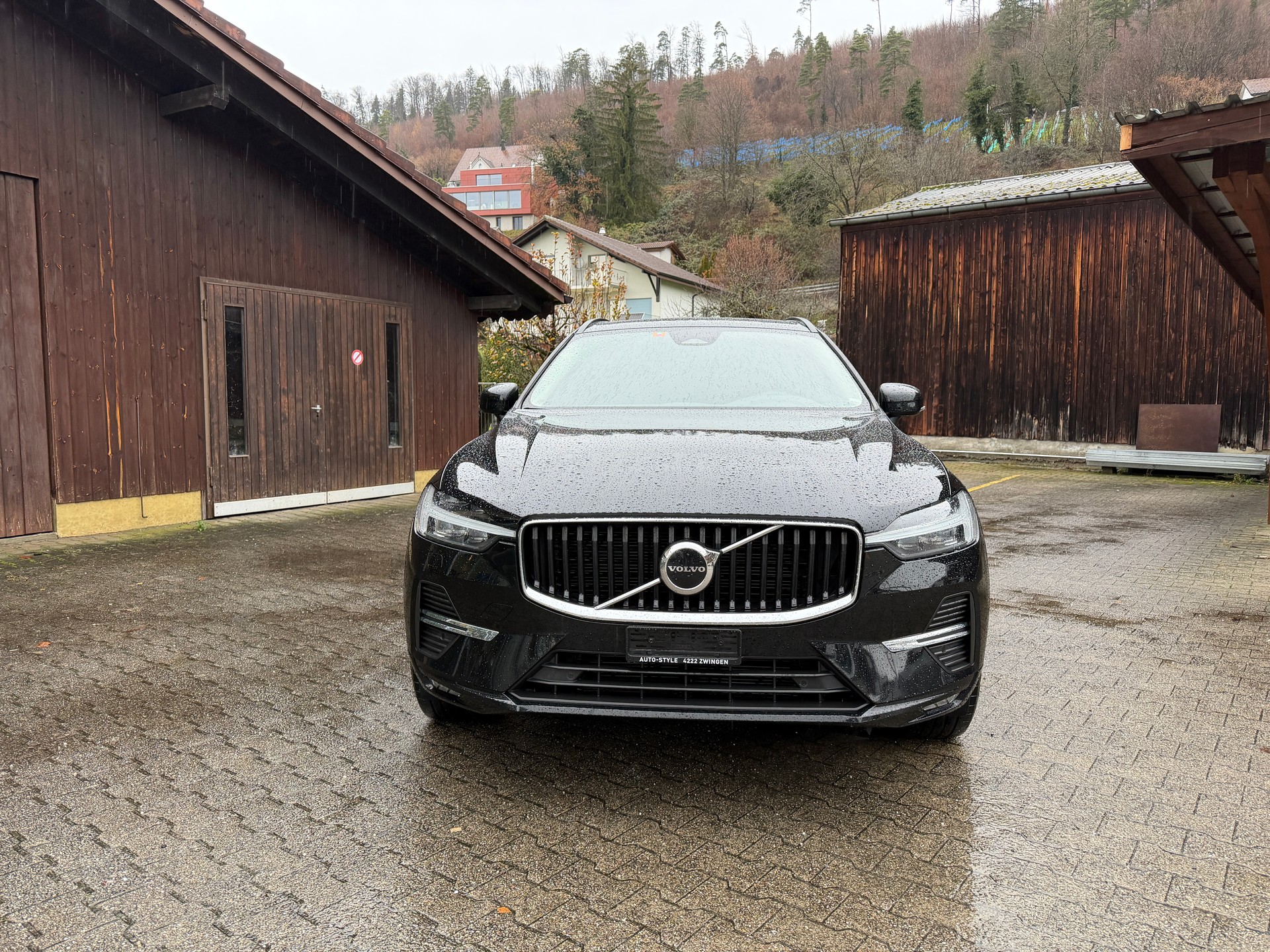 VOLVO XC60 B4 Diesel Mild Hybrid AWD Core Geartronic-image-1