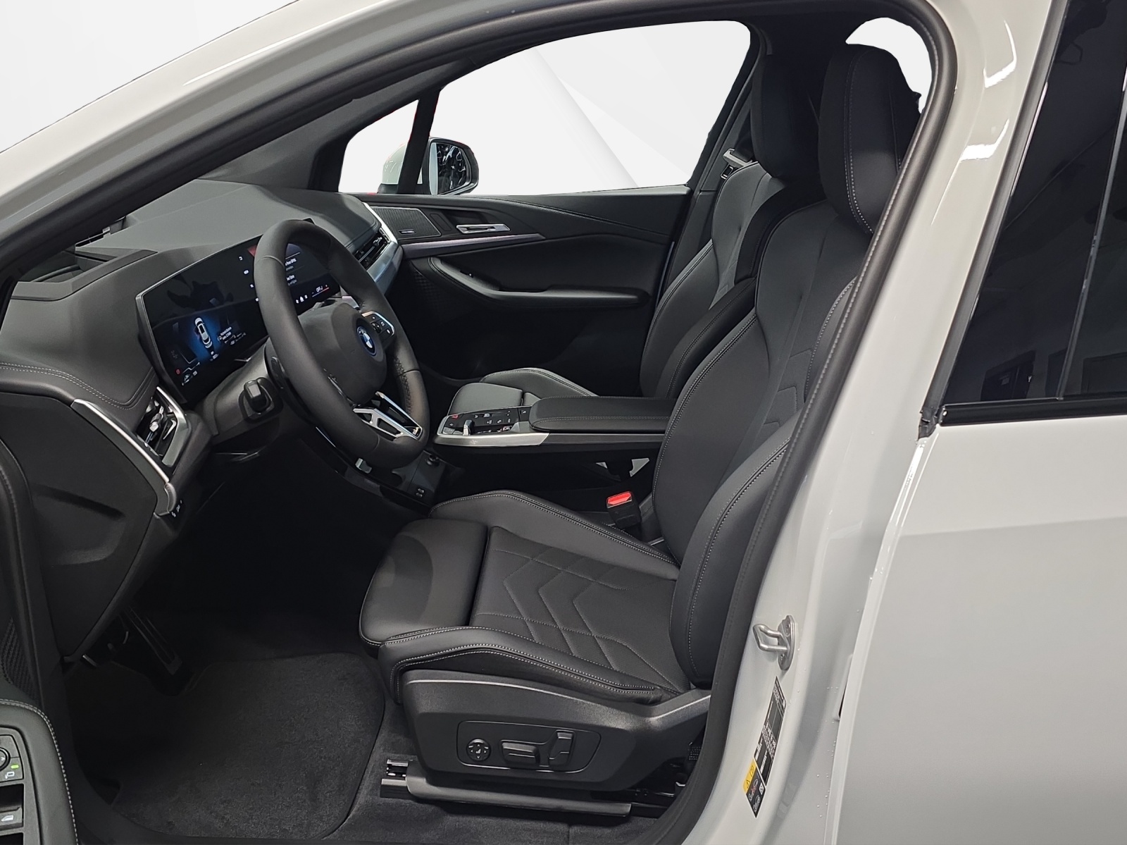 BMW 230e xDrive Active Tourer M Sport-image-9