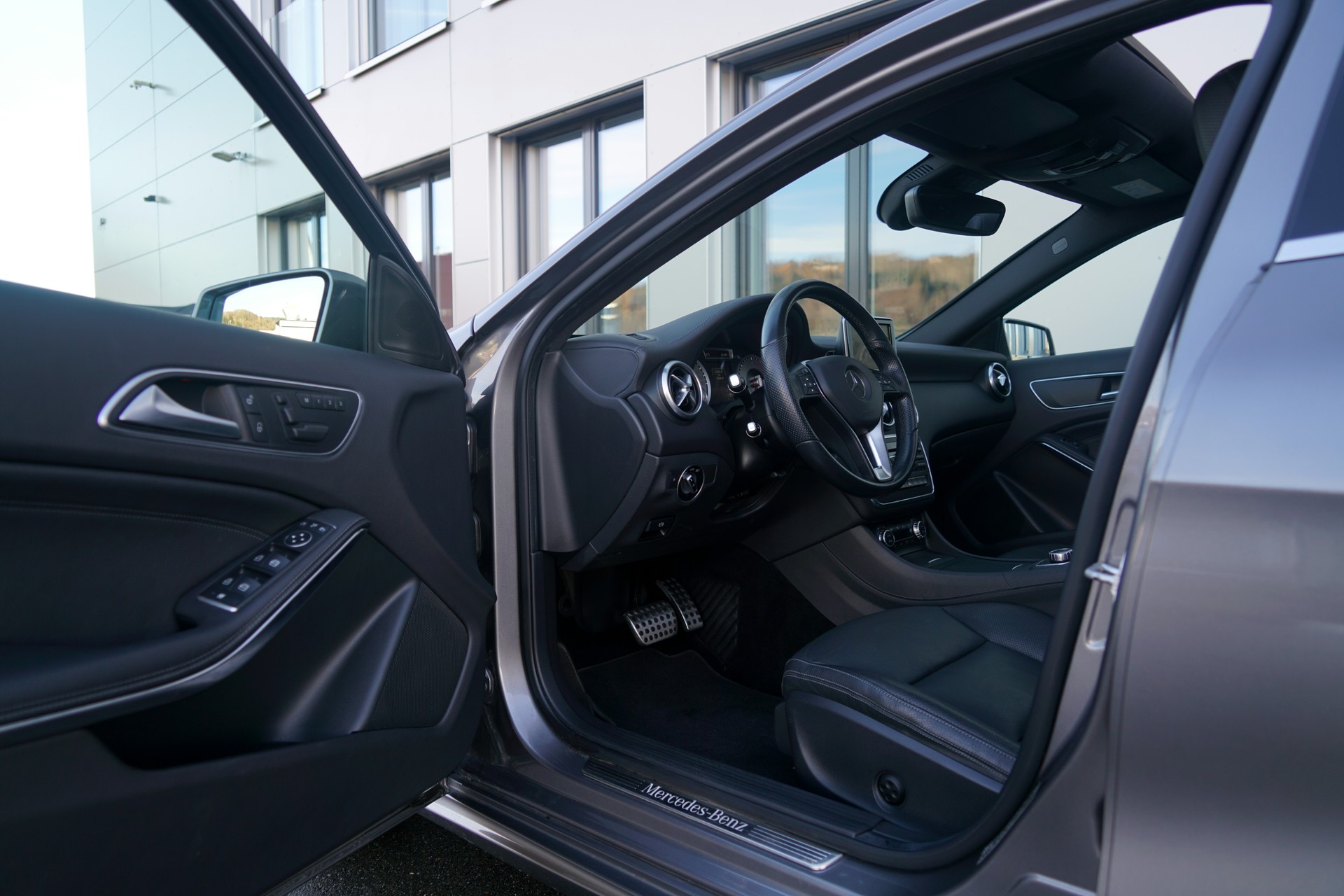 MERCEDES-BENZ A 220 CDI 4Matic 7G-DCT (CH)-image-3