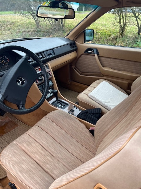 MERCEDES-BENZ 300 CE-image-6