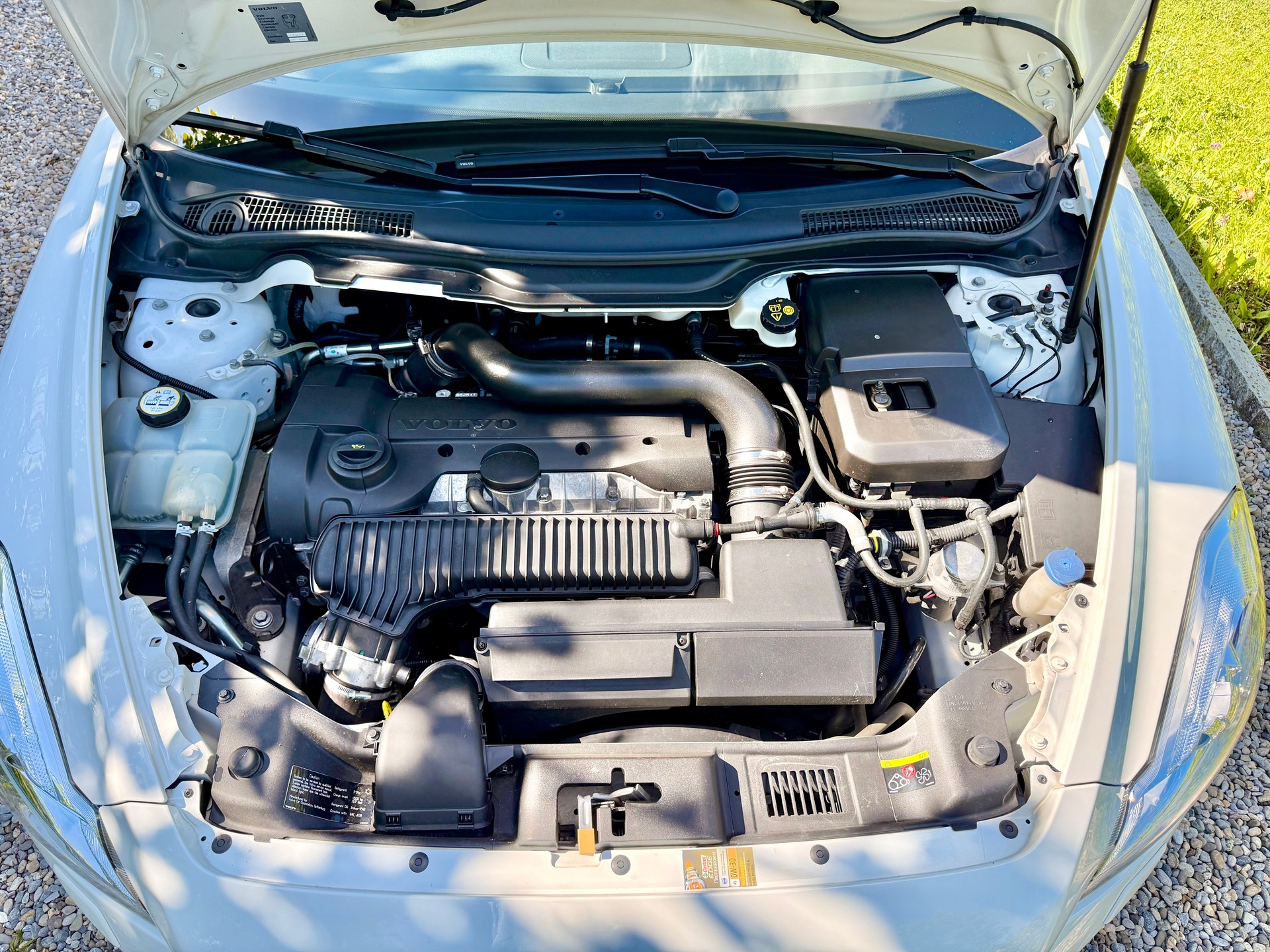 VOLVO T5 Summum Geartronic 230 PS 5 Zylinder-image-14