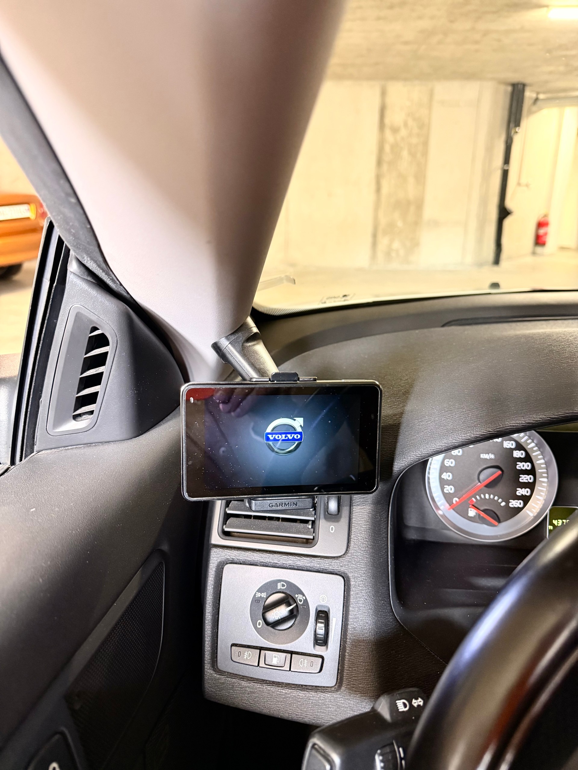 VOLVO T5 Summum Geartronic 230 PS 5 Zylinder-image-11