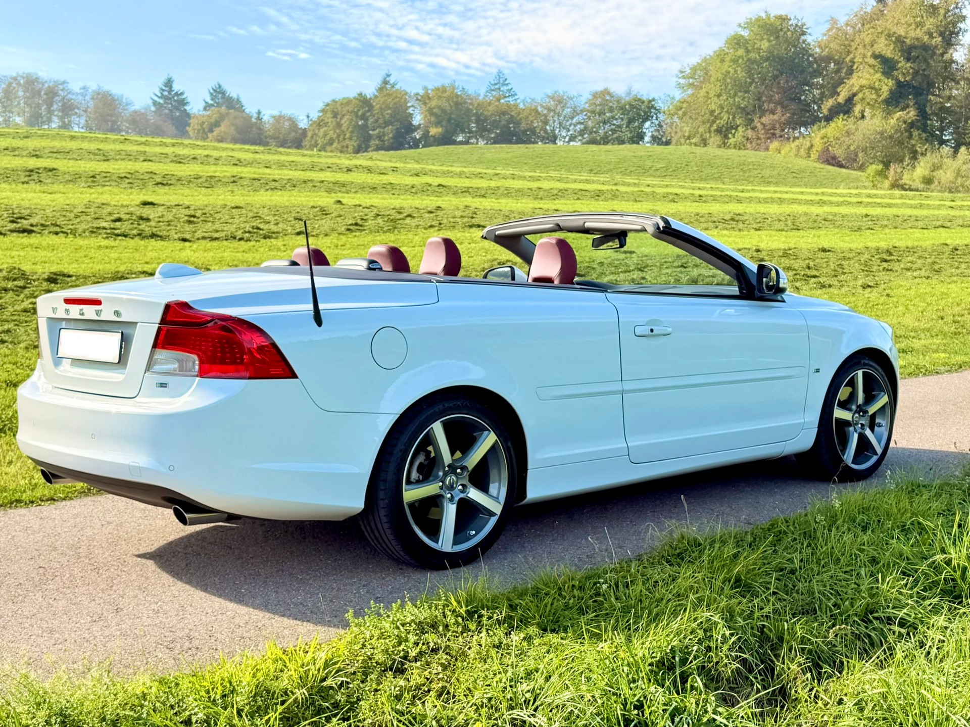 VOLVO T5 Summum Geartronic 230 PS Benzin-image-1