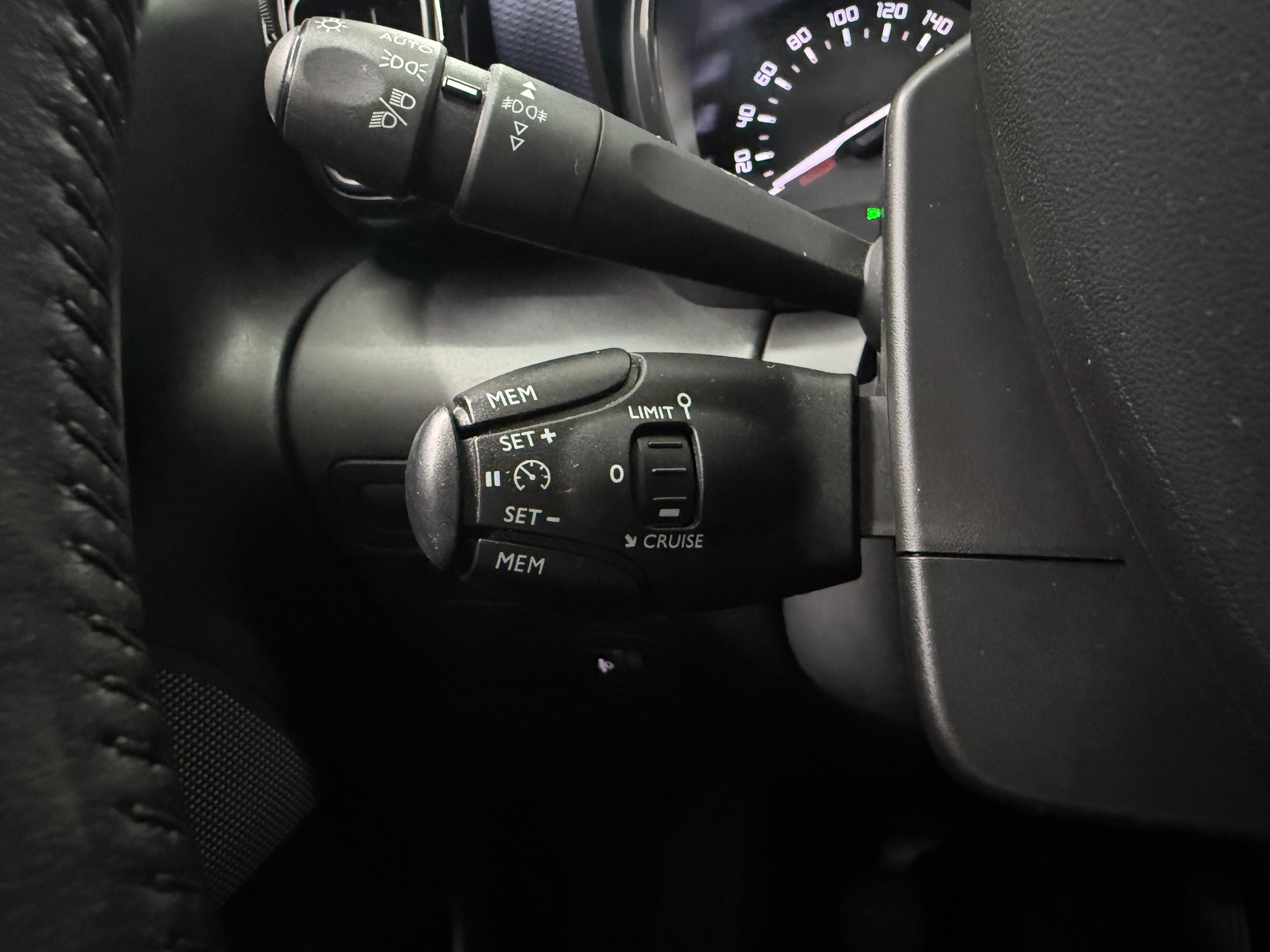 CITROEN C3 Aircross 1.2i PureTech Swiss Edition-image-12