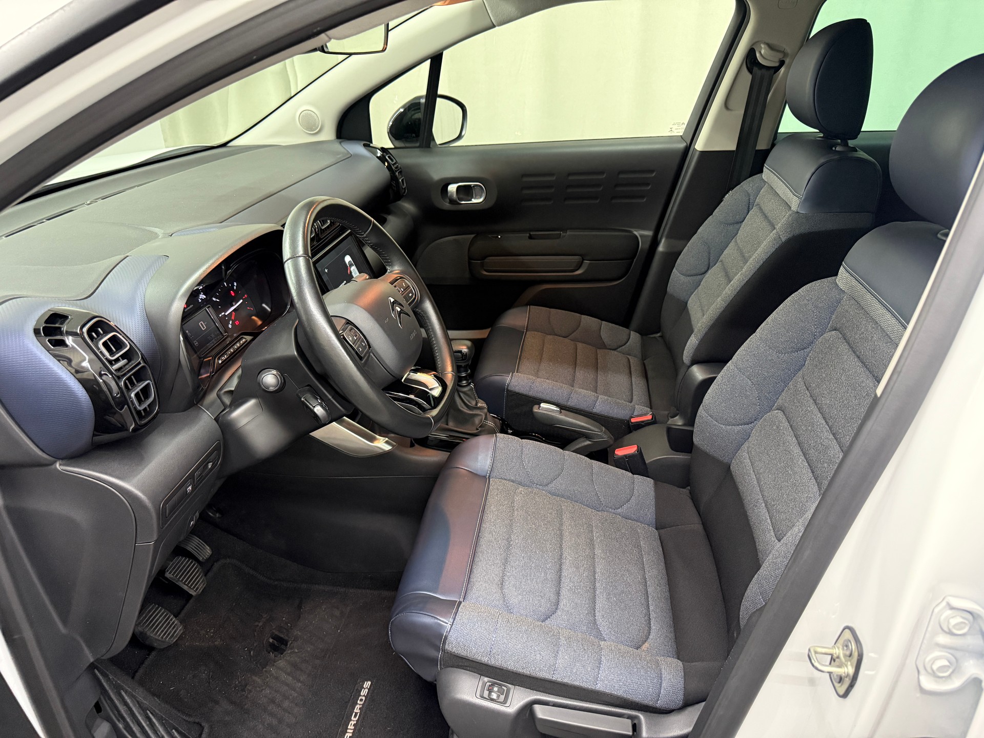 CITROEN C3 Aircross 1.2i PureTech Swiss Edition-image-6