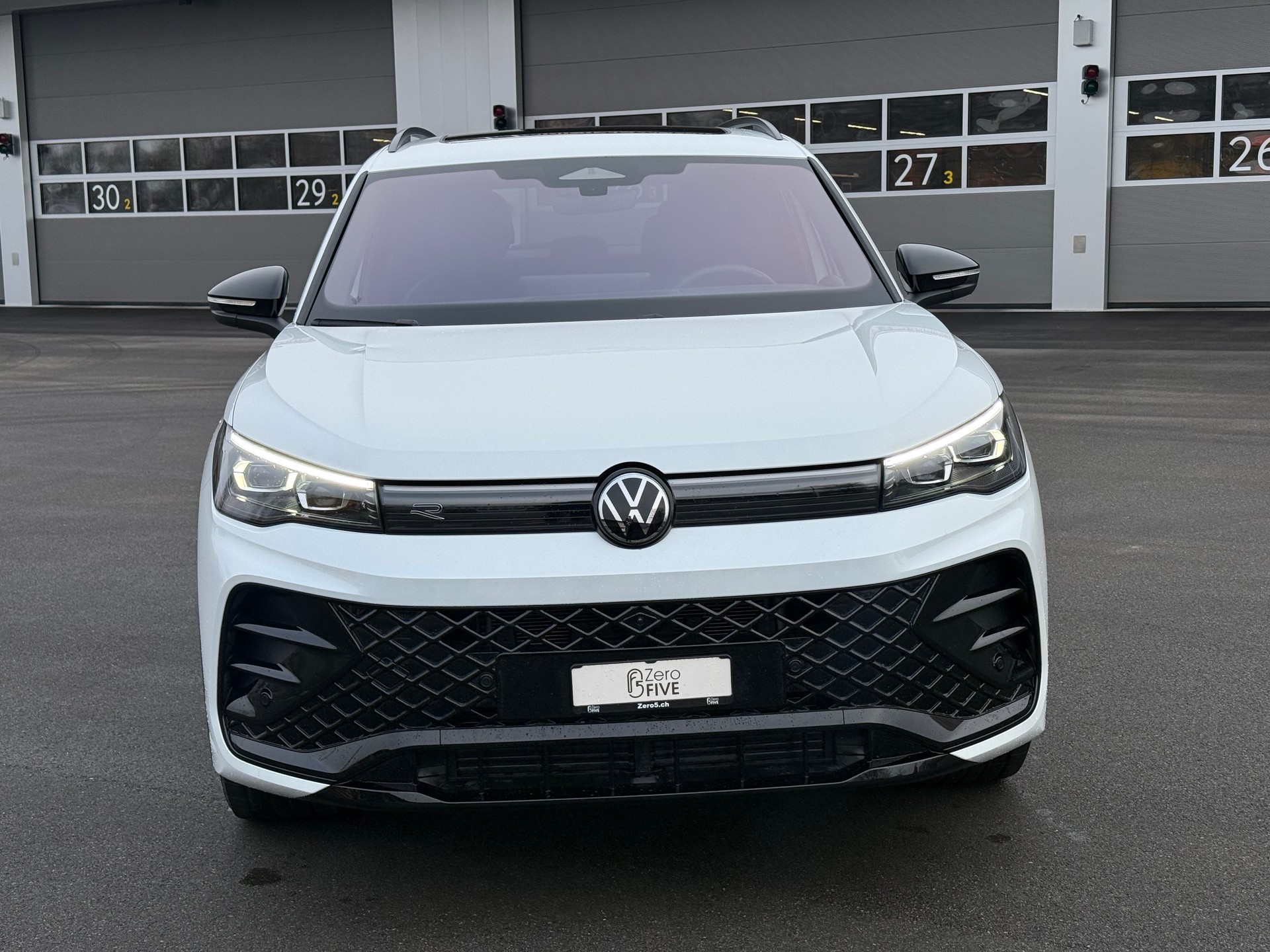 VW Tiguan 2.0 TSI DSG R-Line 4Motion-showroom-element-1