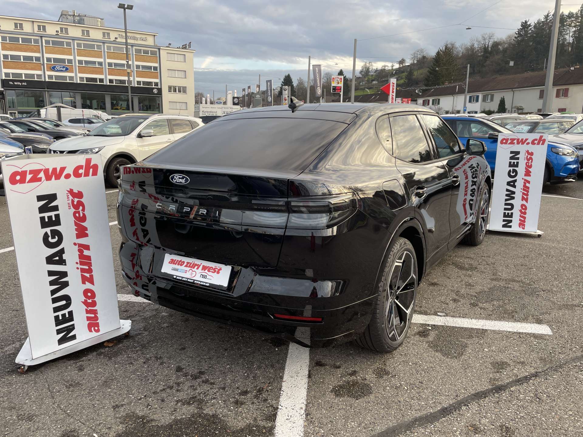 FORD Capri Elektro 79kWh 340PS Dual Extended Range Premium AWD-showroom-element-2