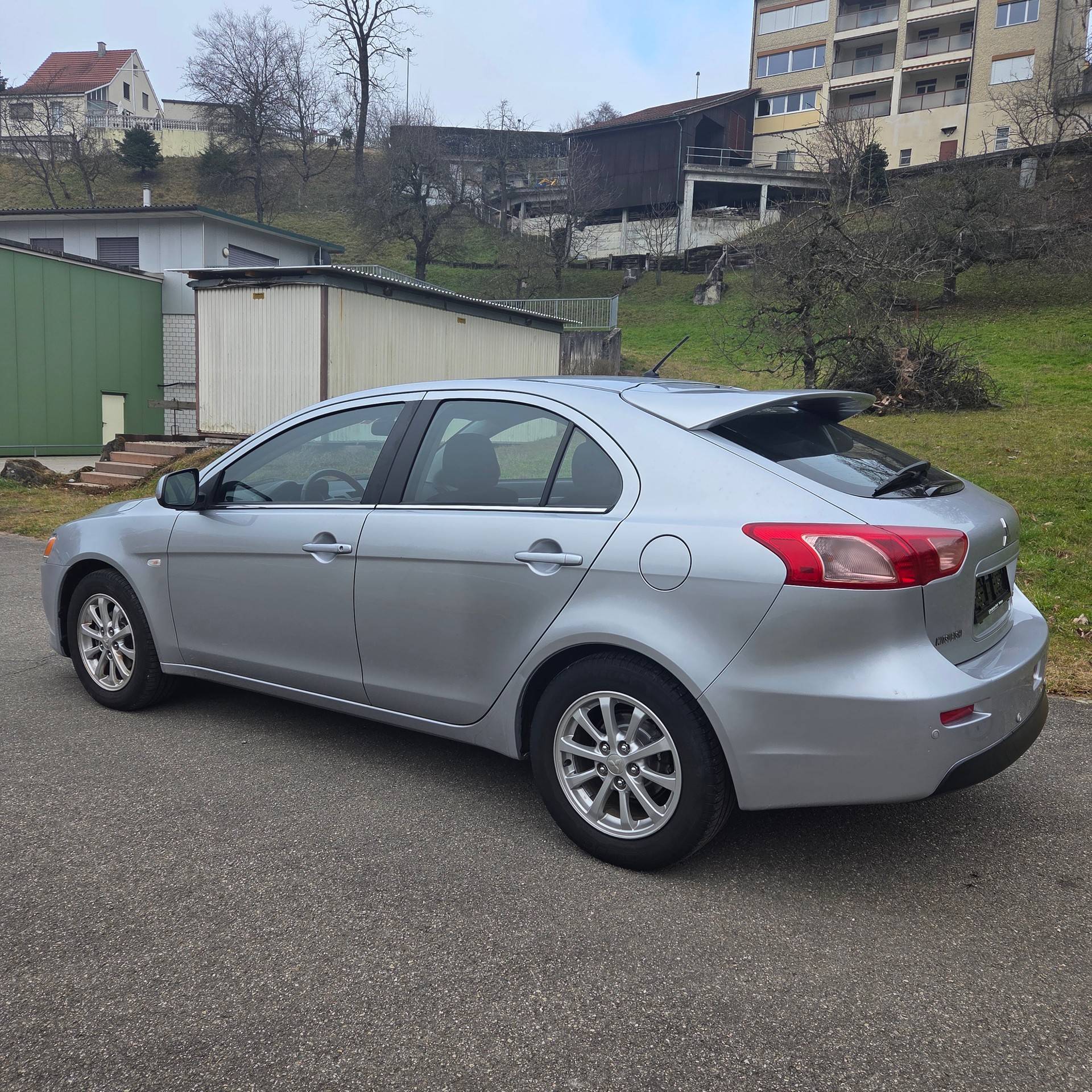 MITSUBISHI Lancer Sportback 1.8 Diamond CVT-image-2