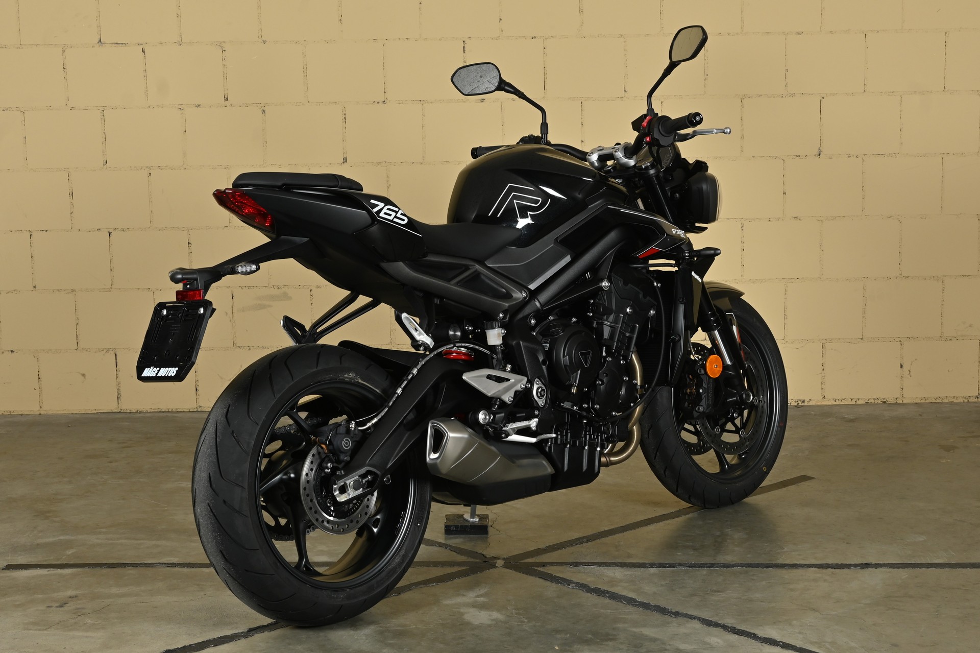 TRIUMPH 765 R-image-6