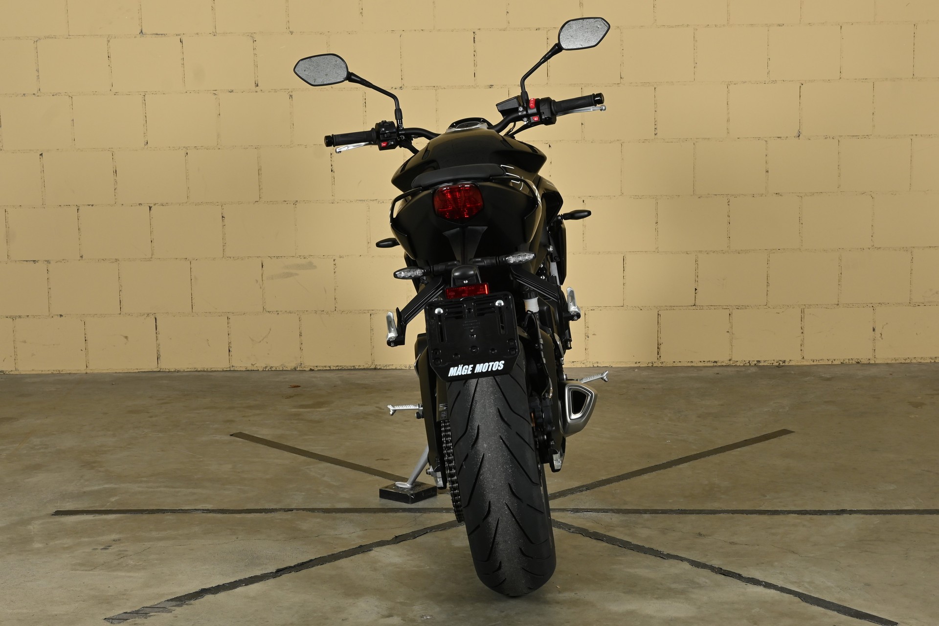TRIUMPH 765 R-image-5