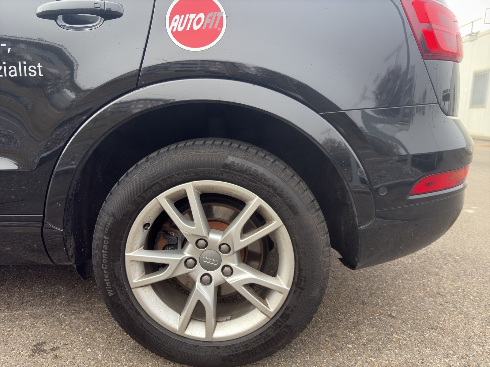 AUDI Q3 2.0 TFSI Design quattro S-Tr.-image-14
