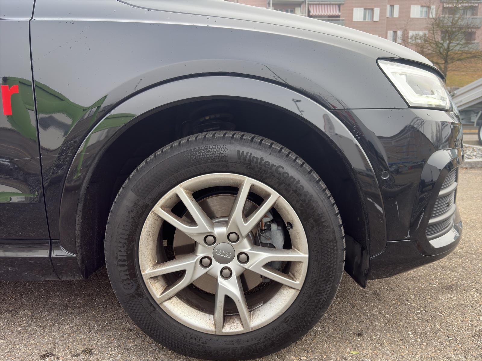 AUDI Q3 2.0 TFSI Design quattro S-Tr.-image-16