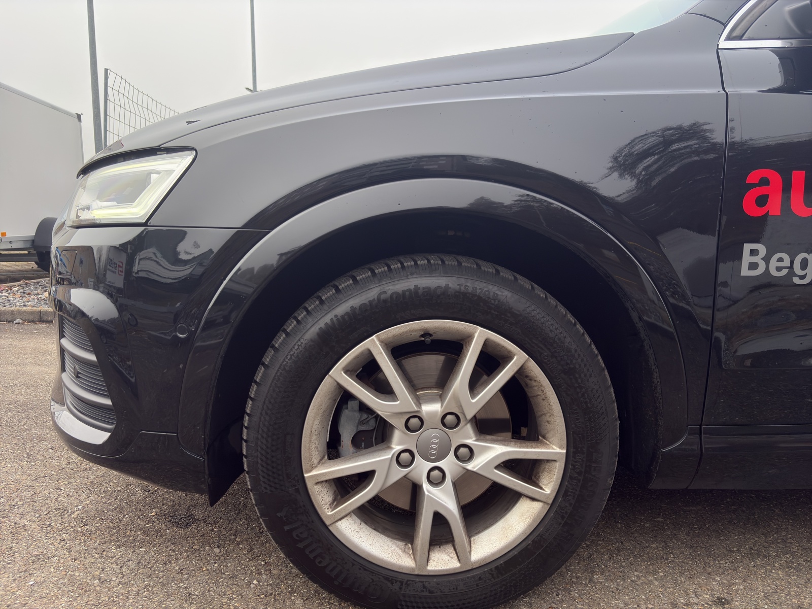 AUDI Q3 2.0 TFSI Design quattro S-Tr.-image-13