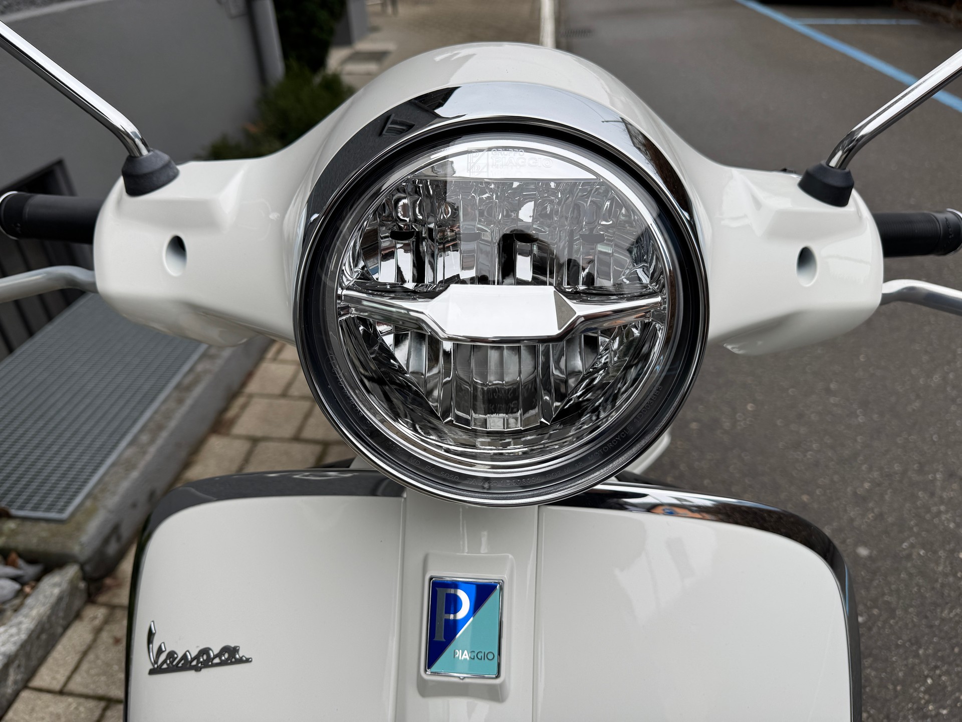 PIAGGIO Vespa GTS 125 Super Tech E5+-showroom-element-2