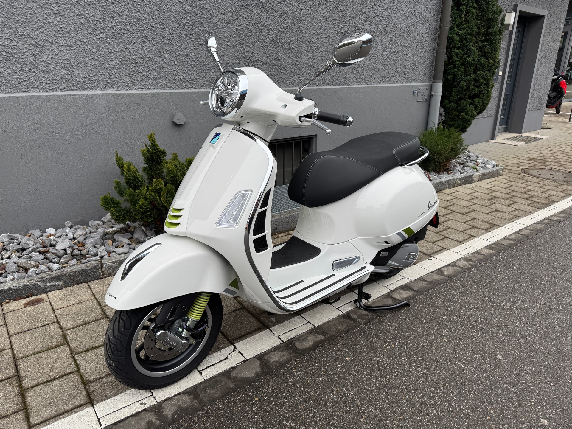 PIAGGIO Vespa GTS 125 Super Tech E5+-showroom-element-1