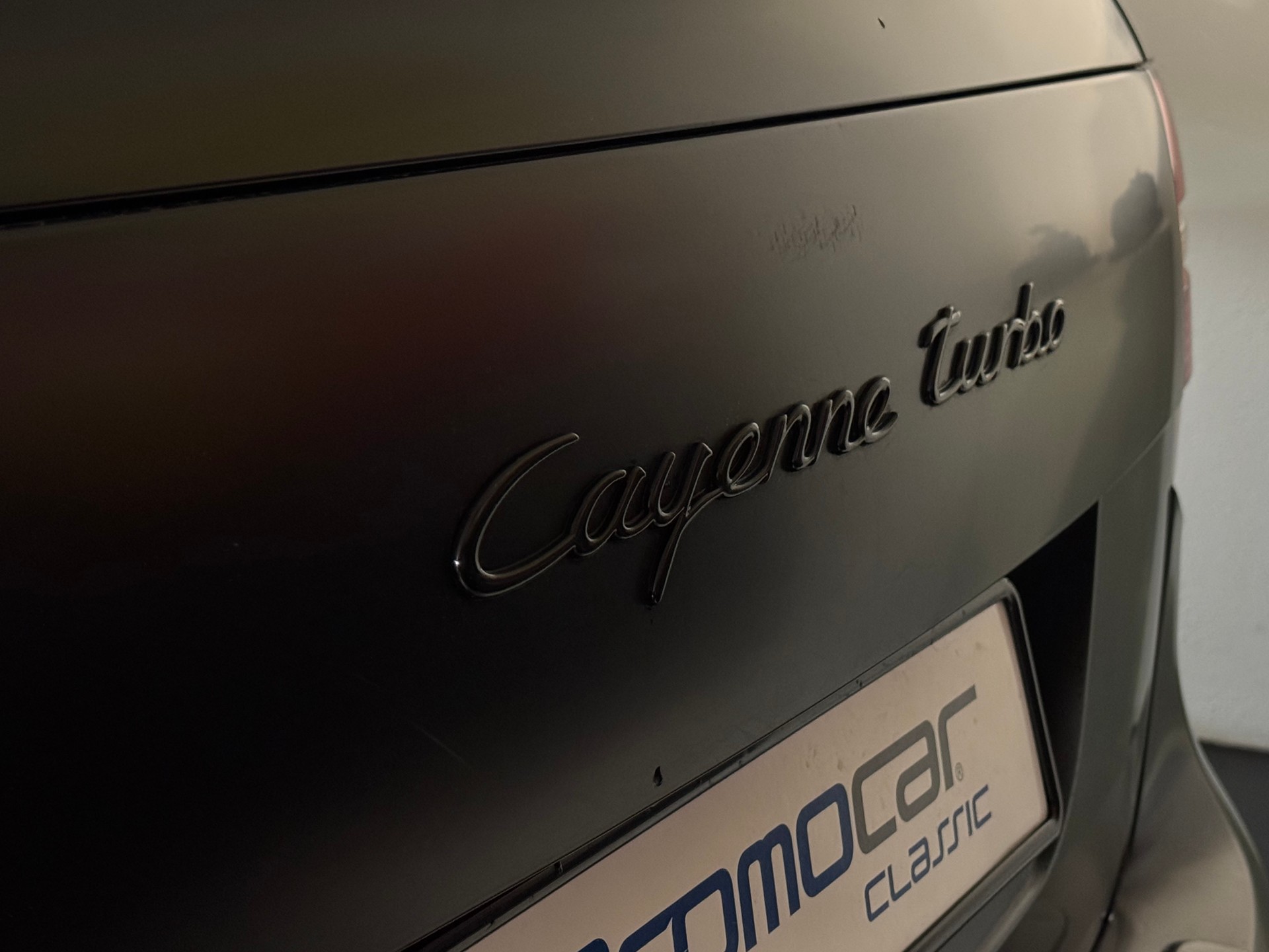 PORSCHE Cayenne Turbo-image-22