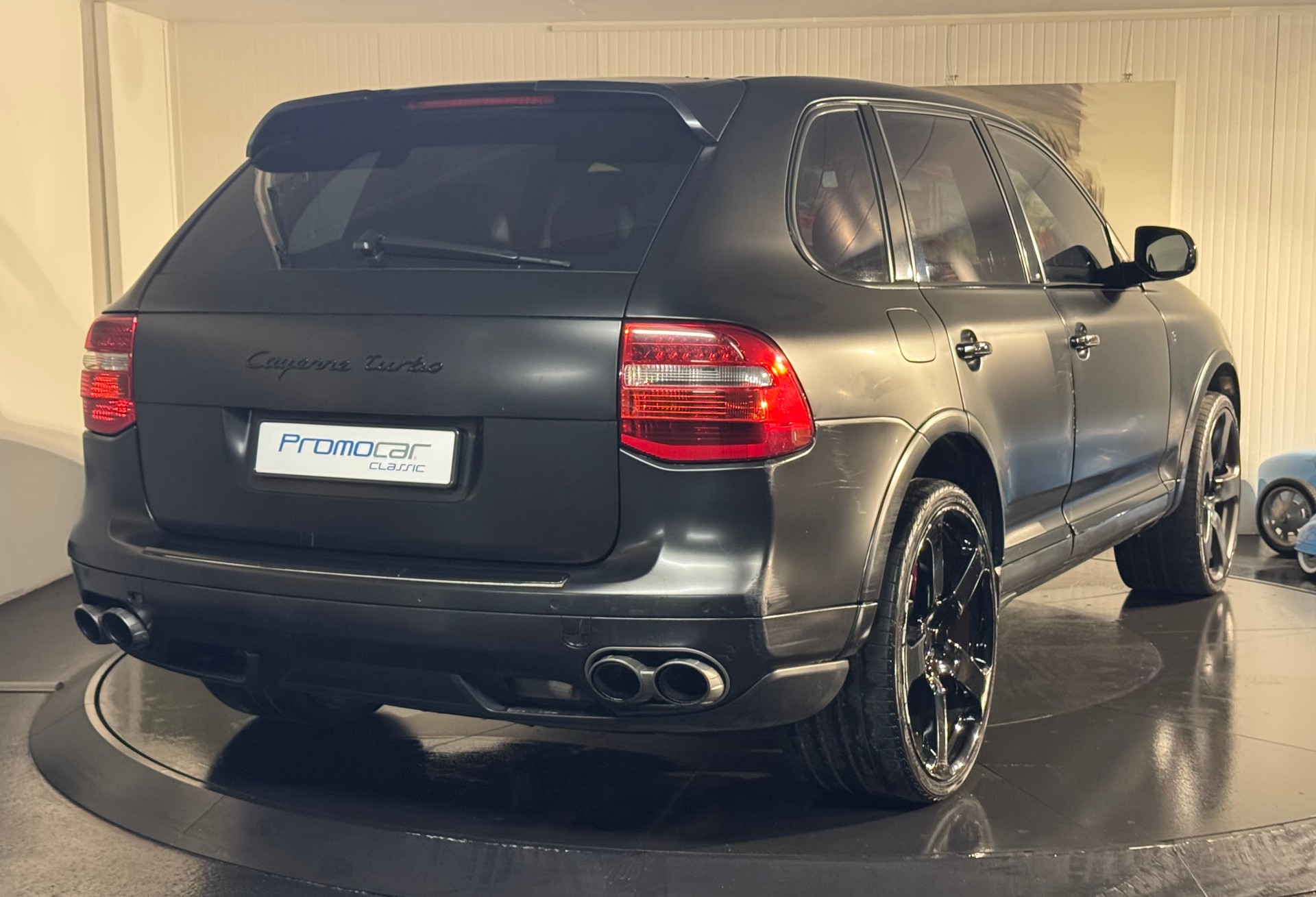 PORSCHE Cayenne Turbo-image-3