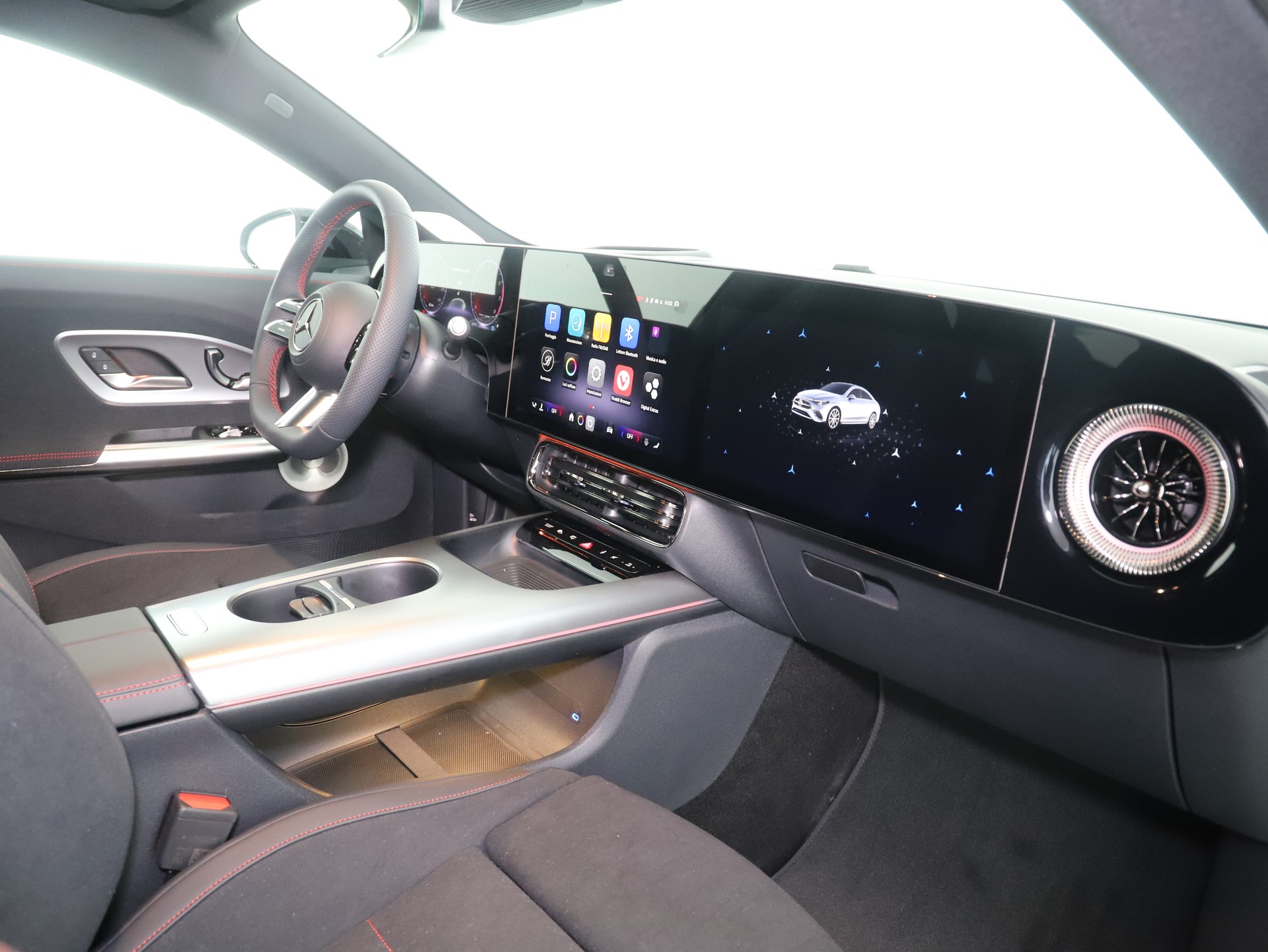 MERCEDES-BENZ CLA 220 8G-DCT 4Matic-image-11