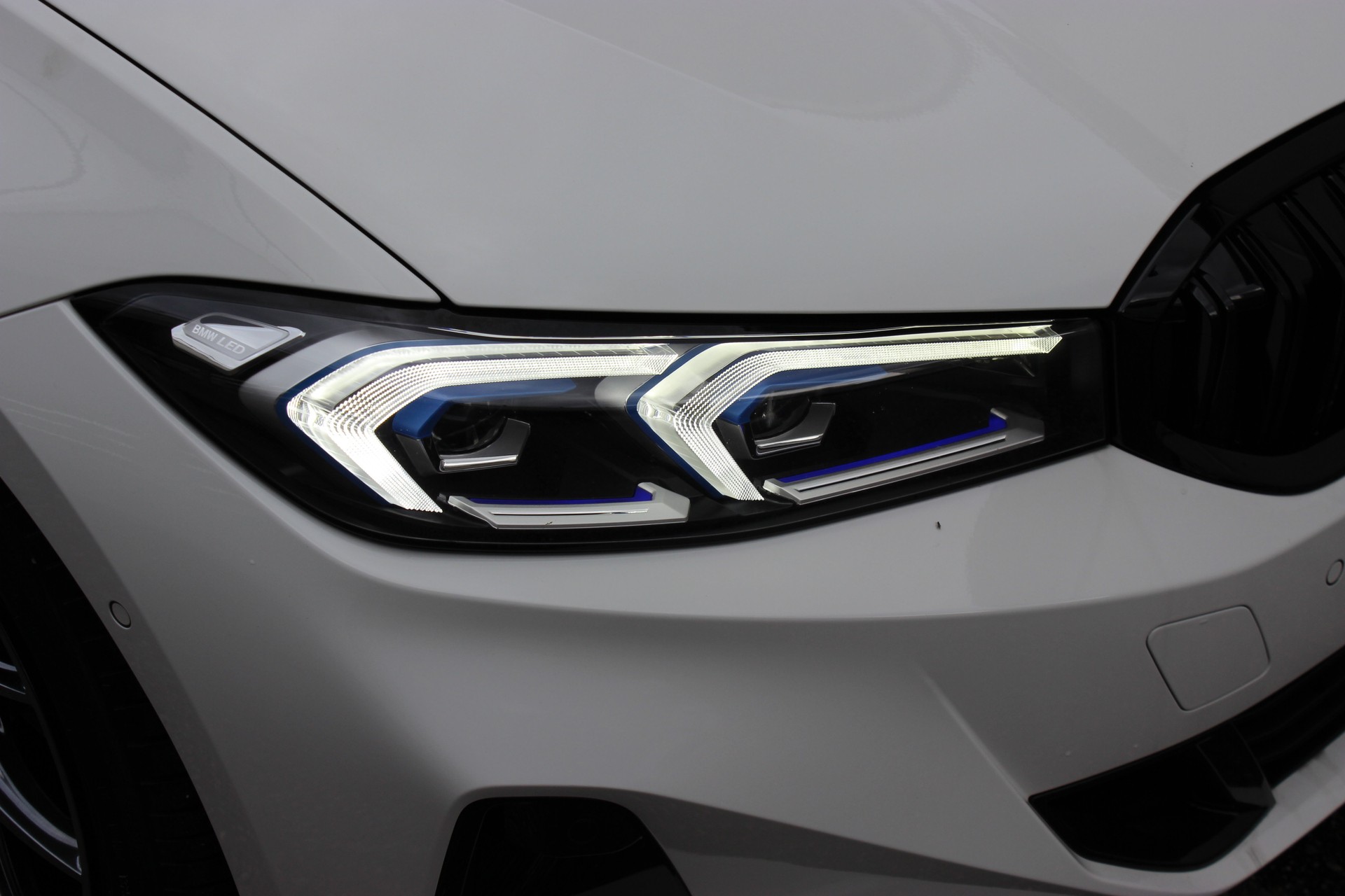 BMW 320d xDrive 48V Touring "zbinden performance package"-image-7