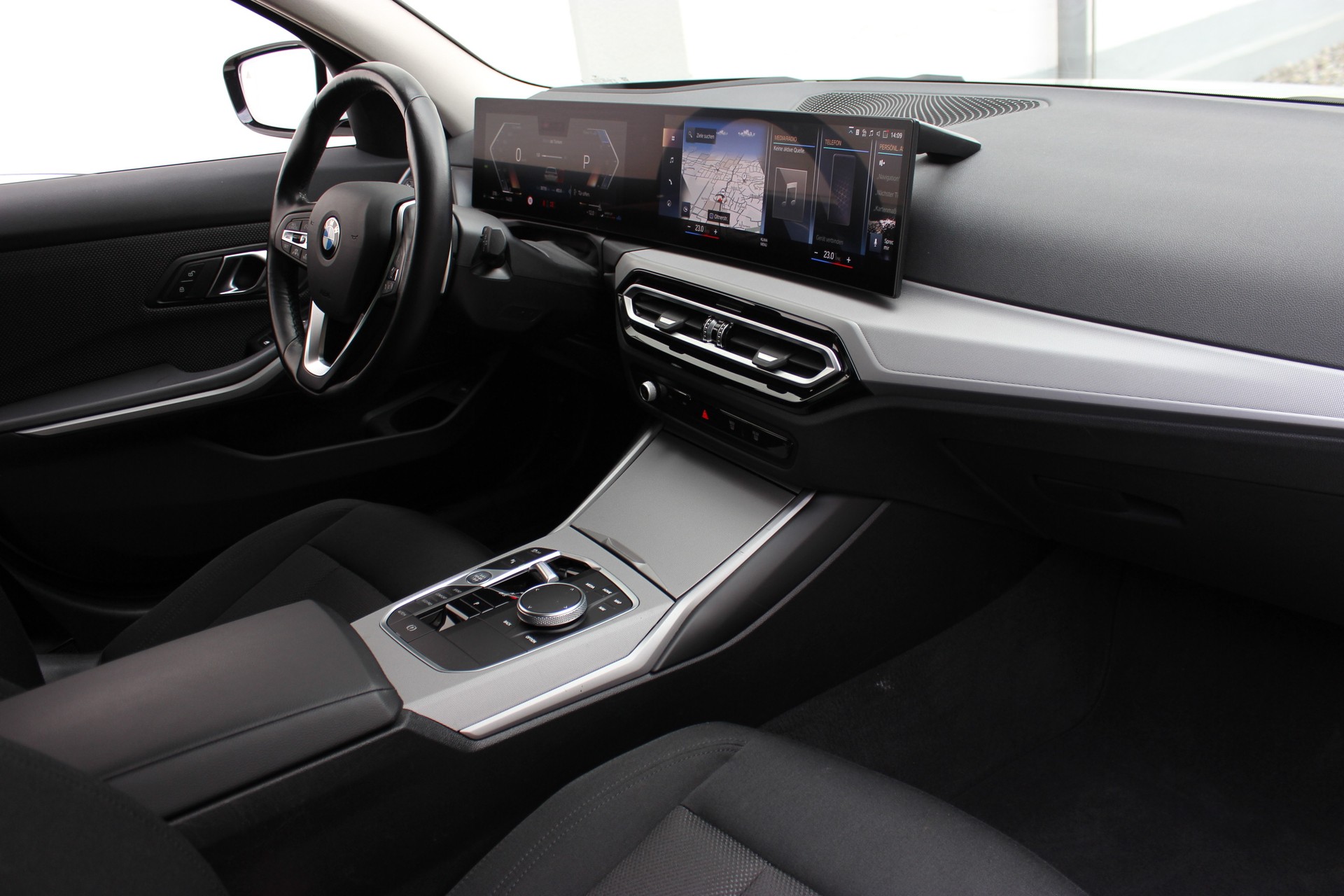 BMW 320d xDrive 48V Touring "zbinden performance package"-image-1