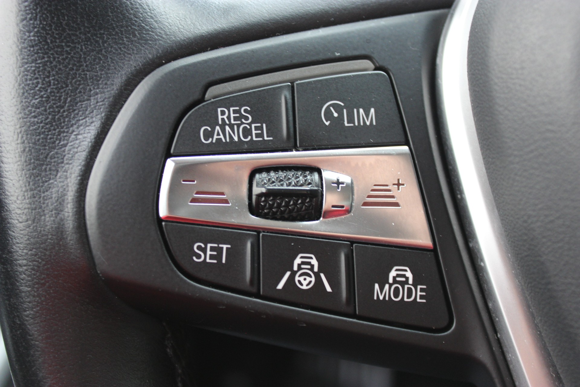 BMW 320d xDrive 48V Touring "zbinden performance package"-image-12