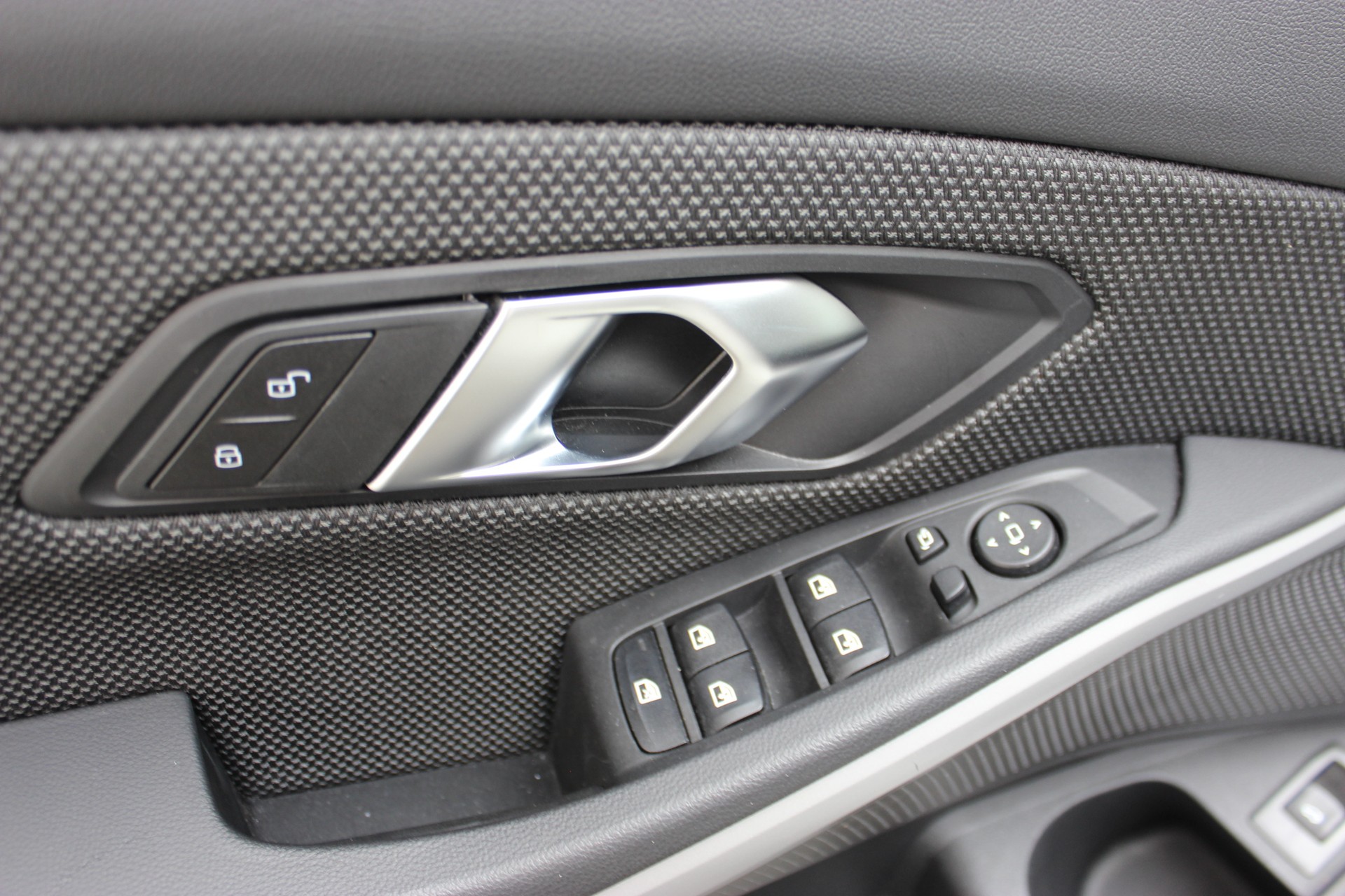 BMW 320d xDrive 48V Touring "zbinden performance package"-image-10