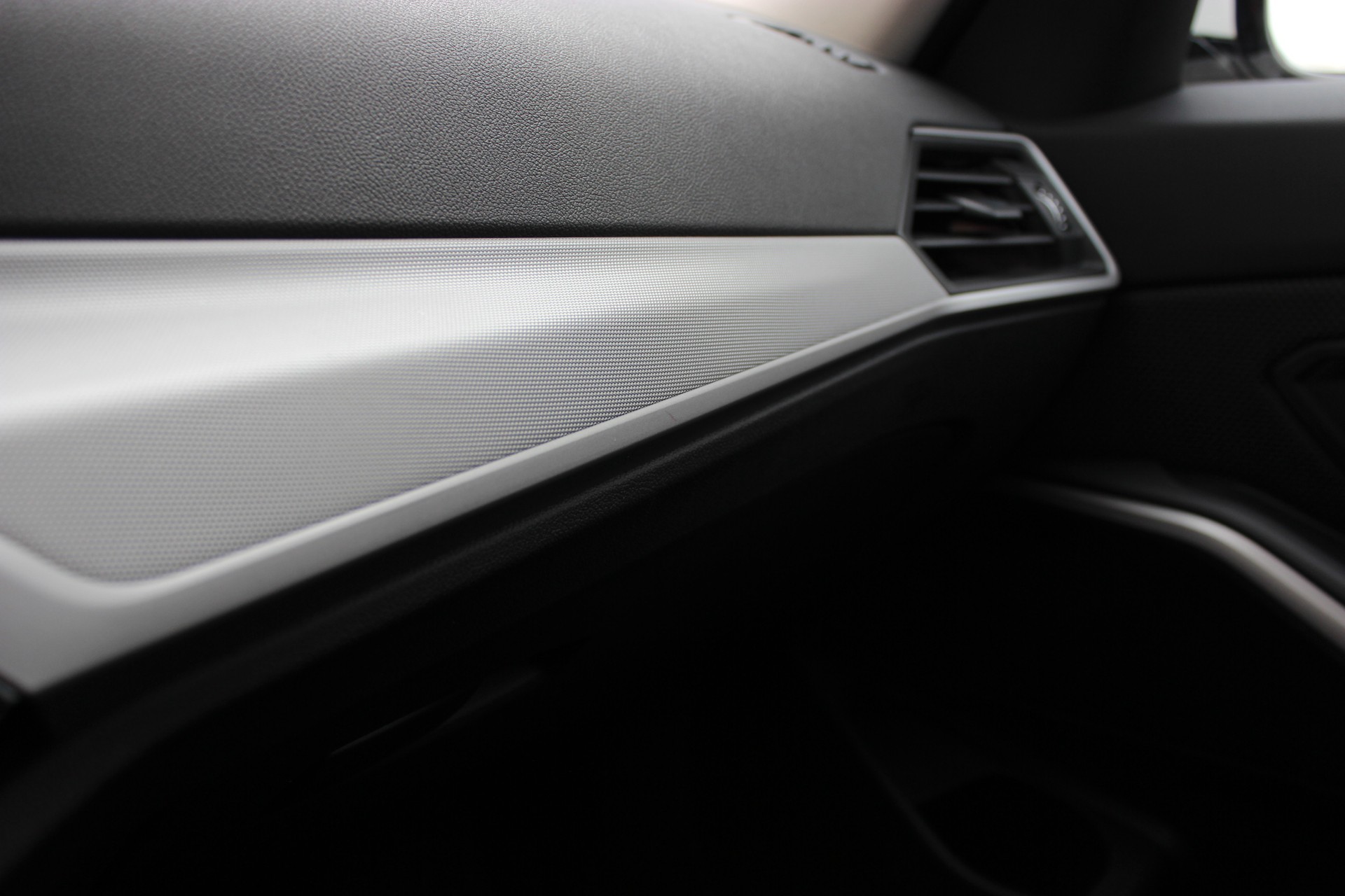 BMW 320d xDrive 48V Touring "zbinden performance package"-image-14