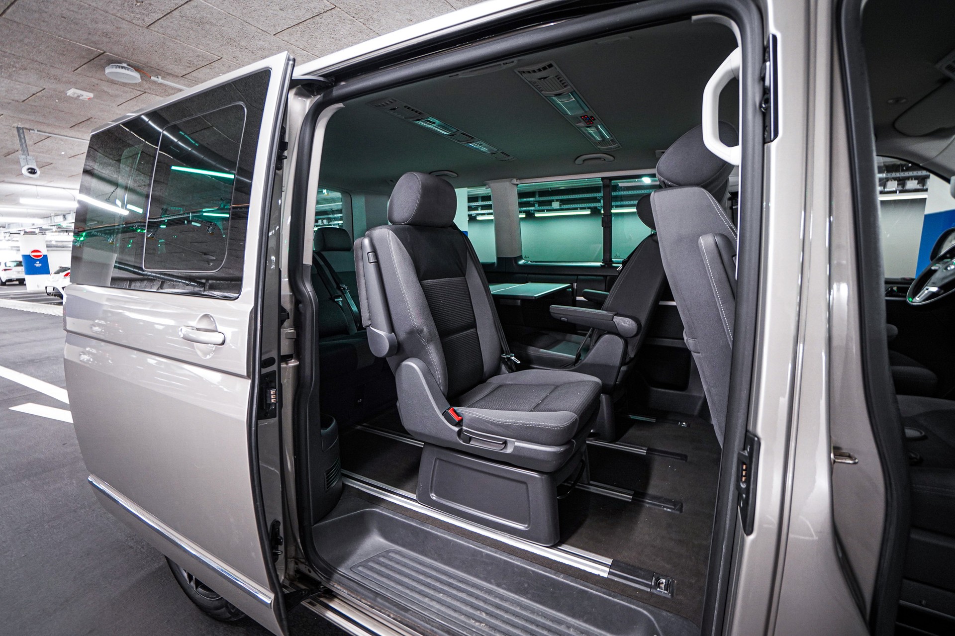 VW T5 Multivan 2.0 Bi-TDI CR Comfortline 4Motion DSG-image-7