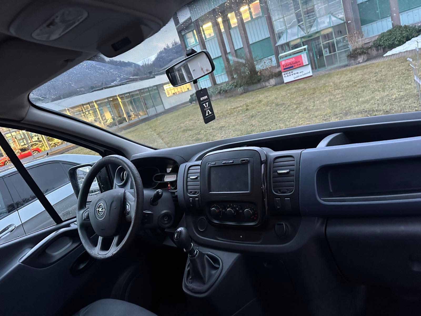 OPEL Vivaro 1.6 CDTI 2.7t L1H1-image-8