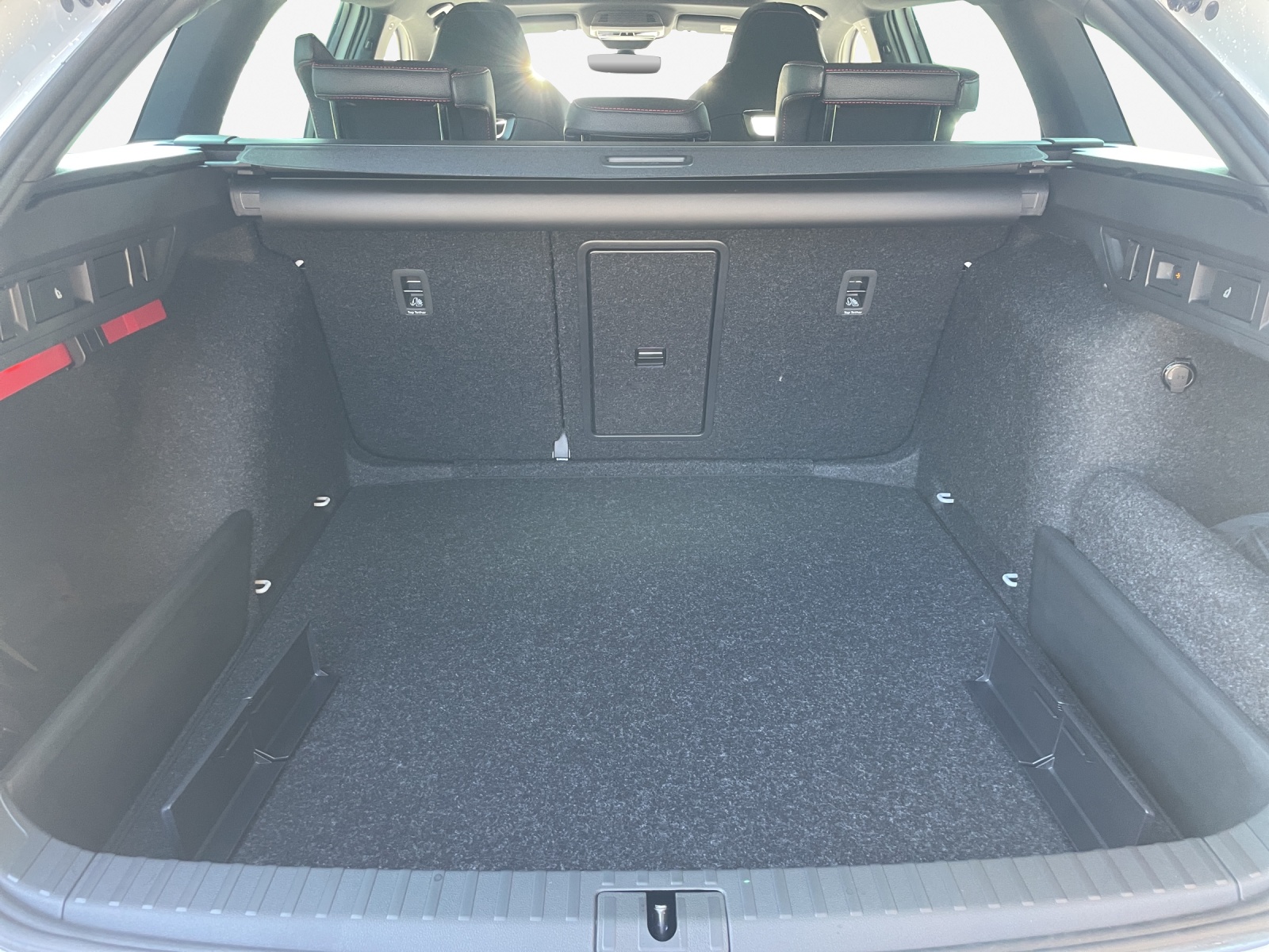 SKODA Octavia Combi 2.0 TSI DSG RS-image-12
