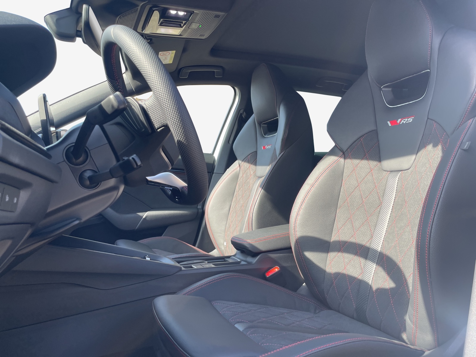 SKODA Octavia Combi 2.0 TSI DSG RS-image-14