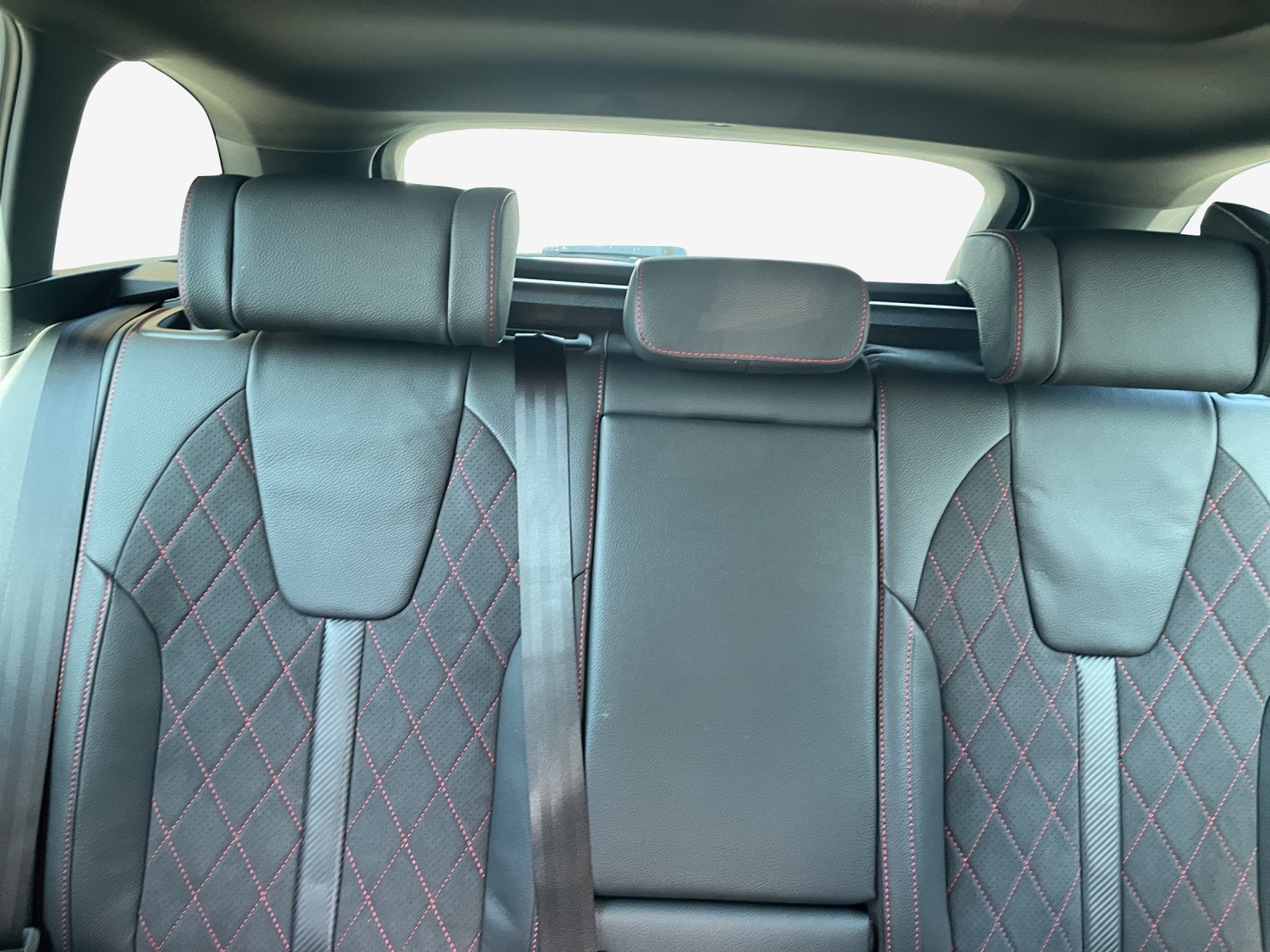 SKODA Octavia Combi 2.0 TSI DSG RS-image-11