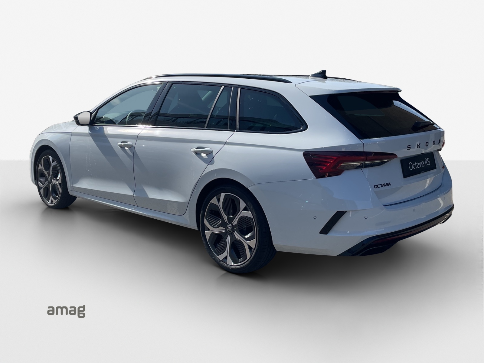 SKODA Octavia Combi 2.0 TSI DSG RS-image-2