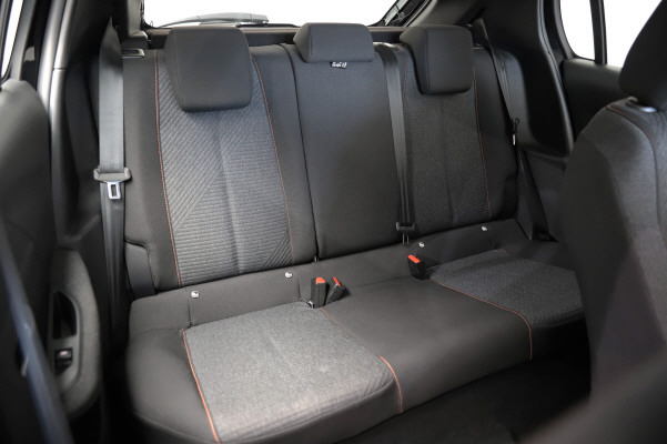 PEUGEOT 208 1.2 MHEV Style-image-10