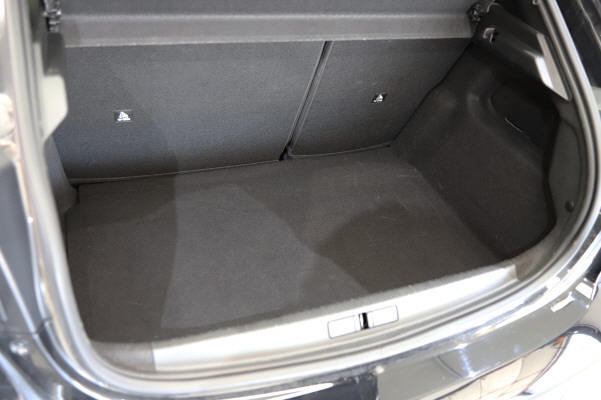PEUGEOT 208 1.2 MHEV Style-image-11