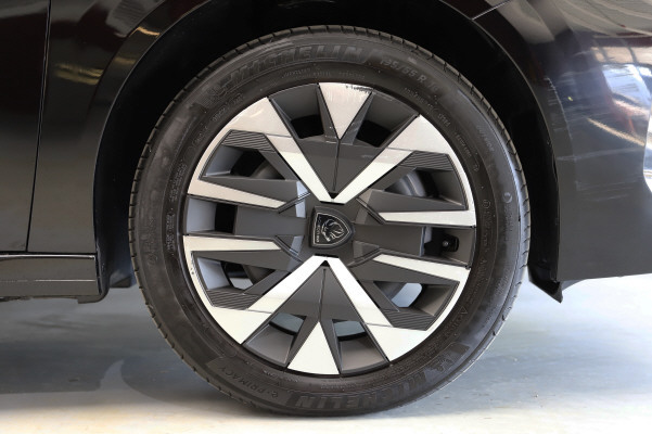 PEUGEOT 208 1.2 MHEV Style-image-12