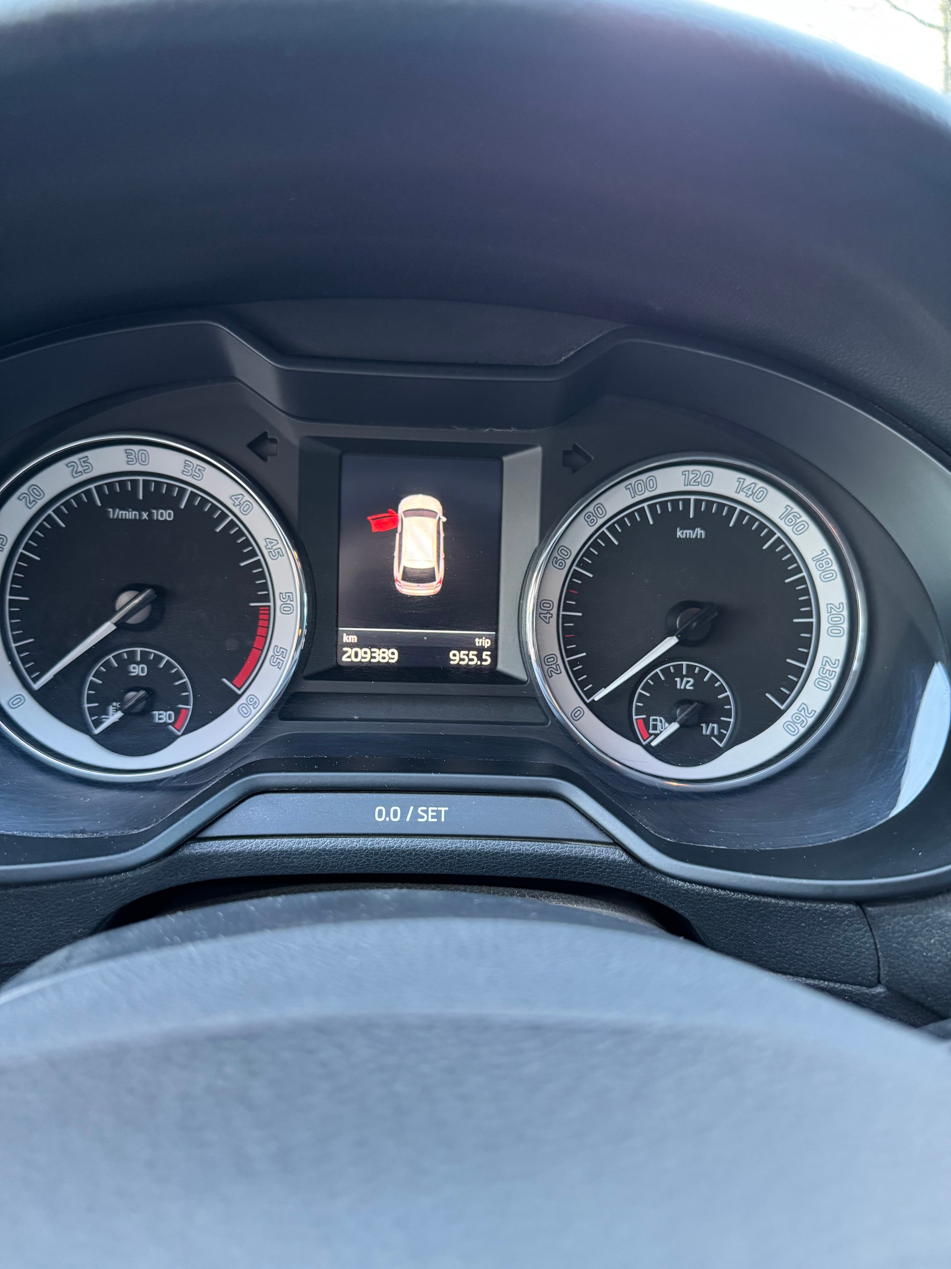 SKODA Octavia Combi 2.0 TDI Ambition DSG-image-11