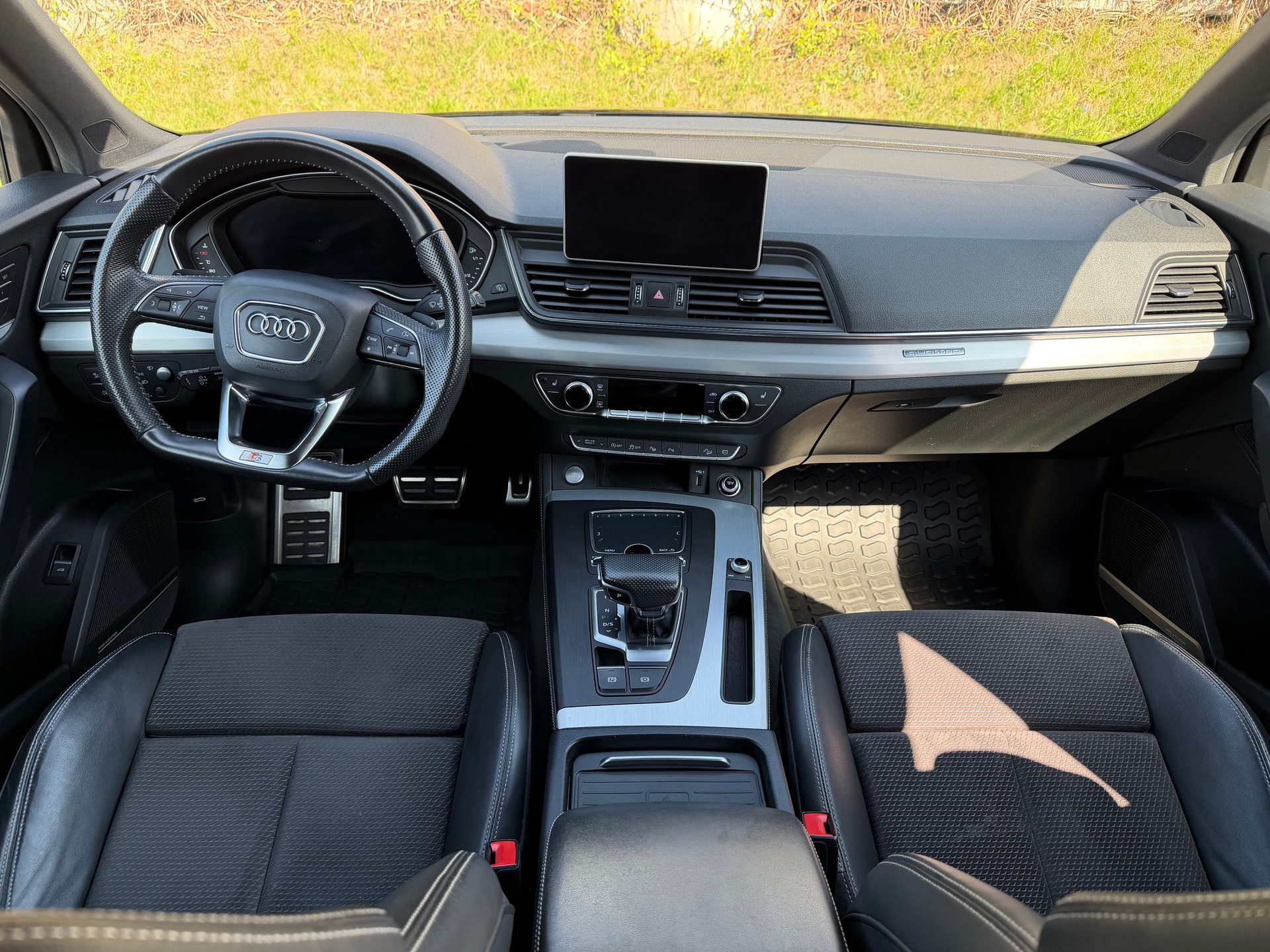 AUDI Q5 45 TFSI quattro S-tronic-image-3