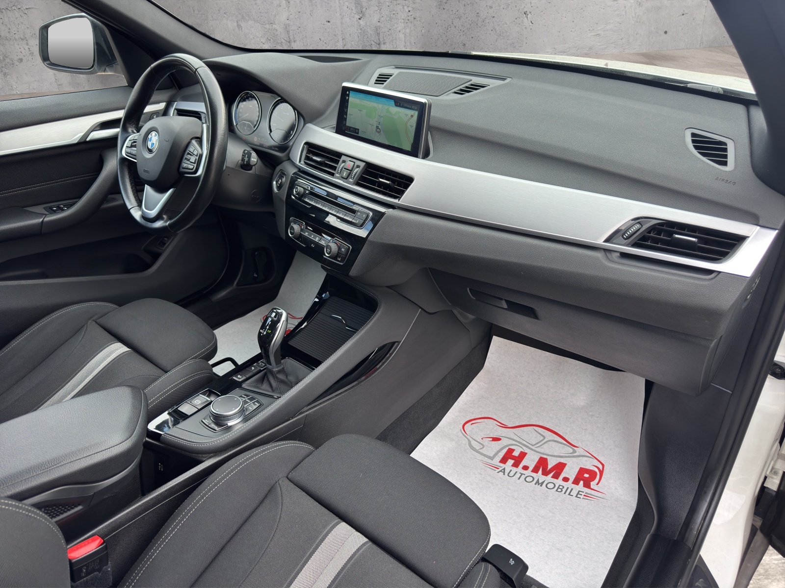 BMW X1 xDrive 18d Sport Line Steptronic-image-10