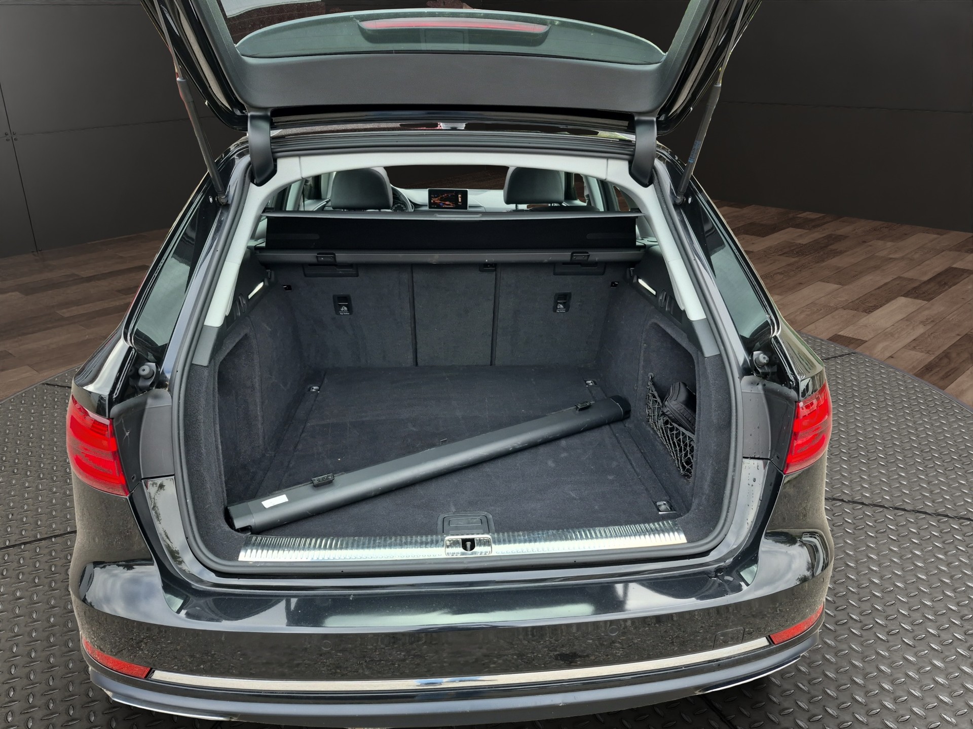 AUDI A4 Avant 40 TDI Sport Attraction quattro S-tronic-image-15