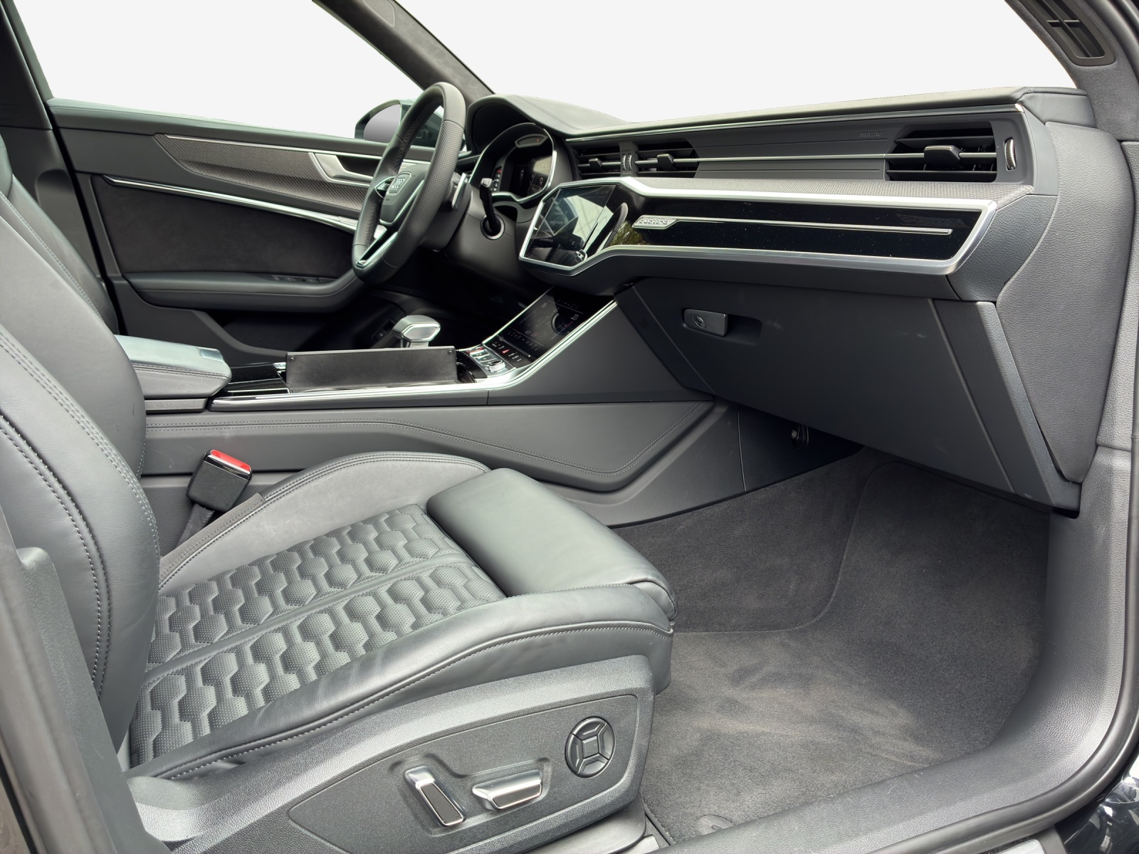 AUDI RS6 Avant 4.0 TFSI V8 quattro-image-14