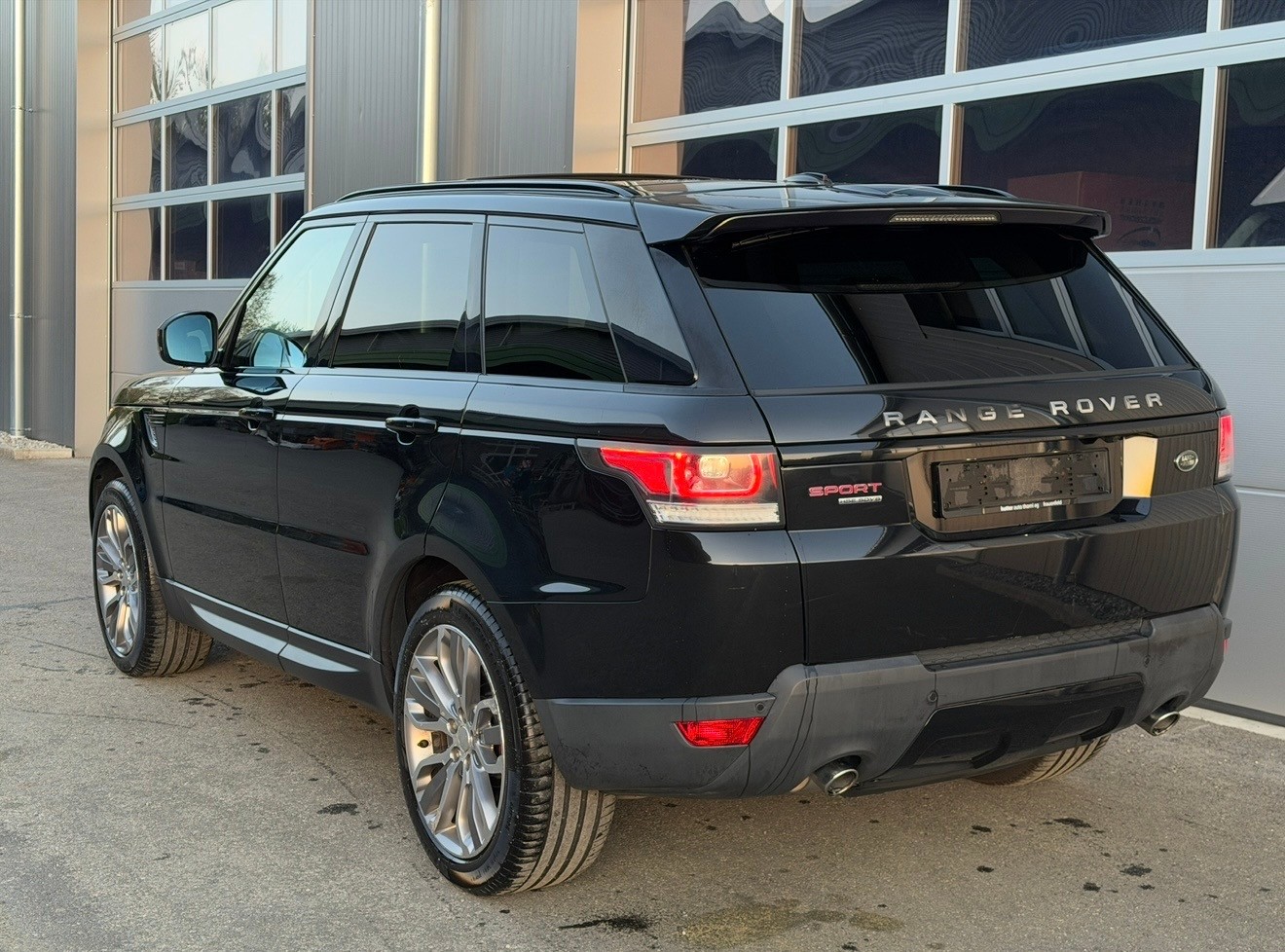LAND ROVER Range Rover Sport 3.0 SDV6 HSE Dynamic Automatic-image-4